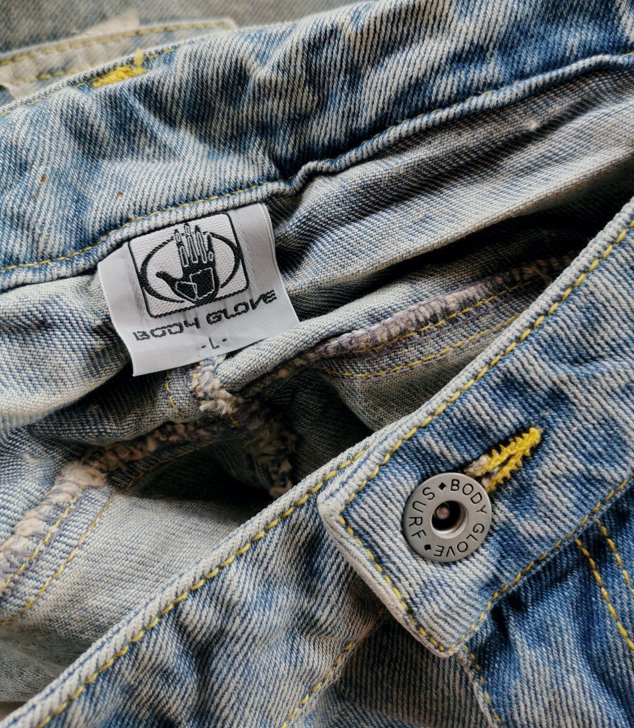 Vintage Vintage Body Glove Love Ocean Tribal Print Loose Fit Jeans Size US 33 - 10 Thumbnail