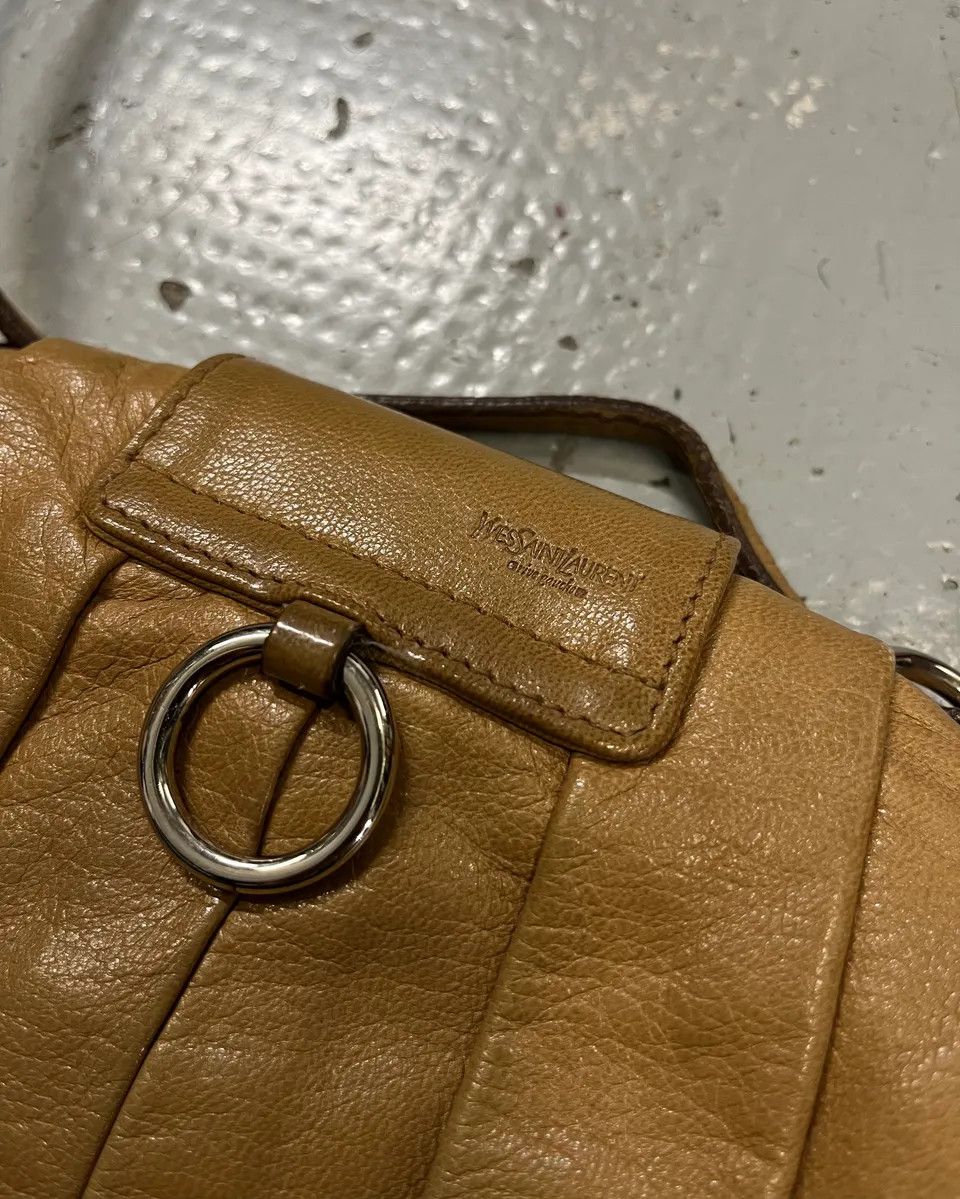 Yves Saint Laurent 2000s Yves Saint Laurent Lips Beige Leather Shoulder Bag by Tom Ford Size ONE SIZE - 10 Thumbnail