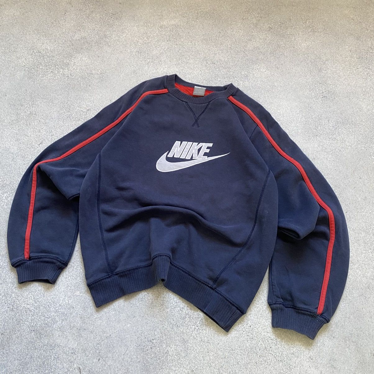 Nike Vintage Y2K Nike Sweatshirt Embroidered Swoosh Size US S / EU 44-46 / 1 - 2 Thumbnail