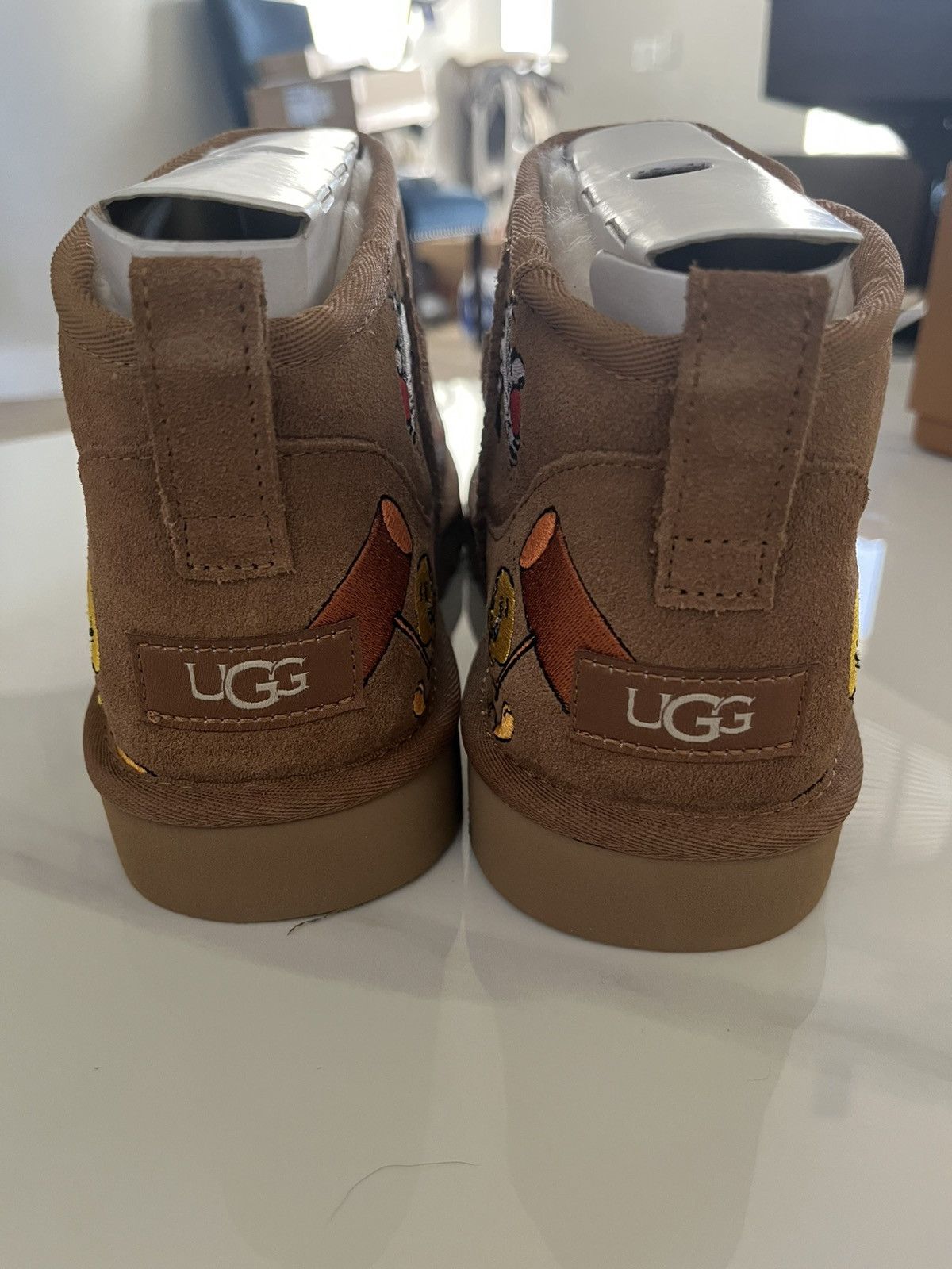 Palace × Ugg Palace x Ugg’s x Looney Tunes Size US 10 / EU 43 - 6 Thumbnail