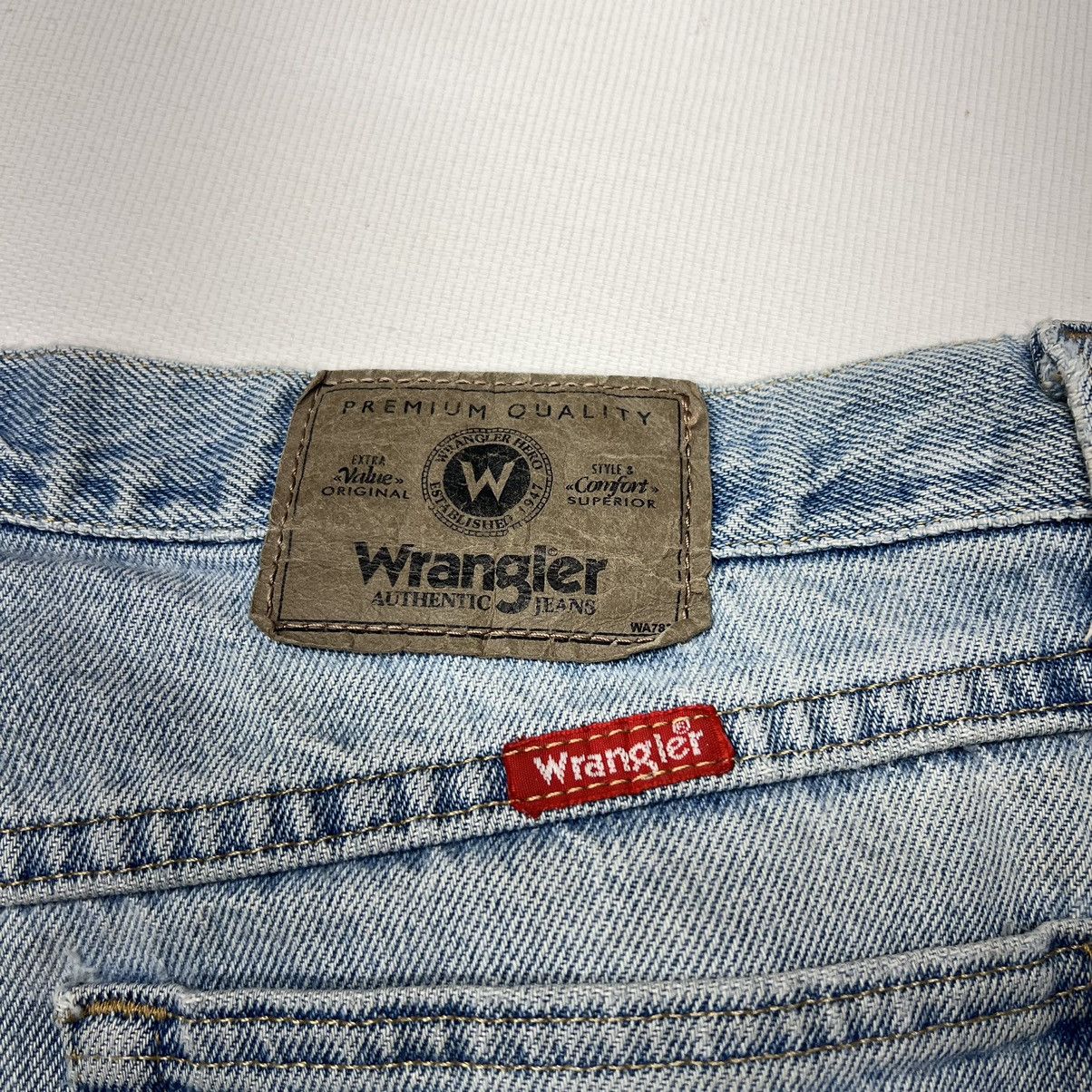 Vintage × Wrangler Wrangler Jeans Blue Straight Ripped Faded Denim Worn Y2K Size US 33 - 12 Thumbnail