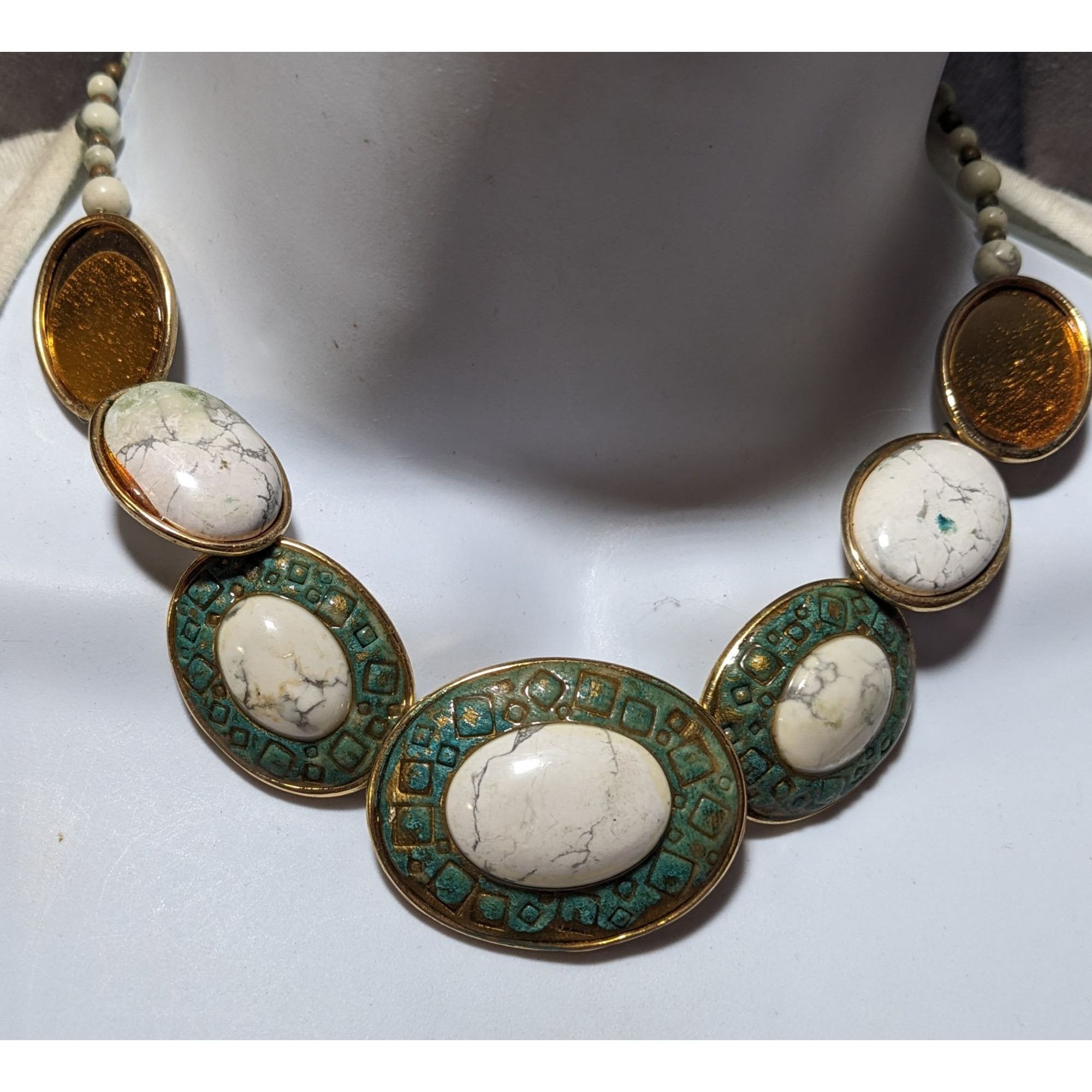Other Vintage Carved Stone Beaded Cabochon Necklace Size ONE SIZE - 9 Thumbnail