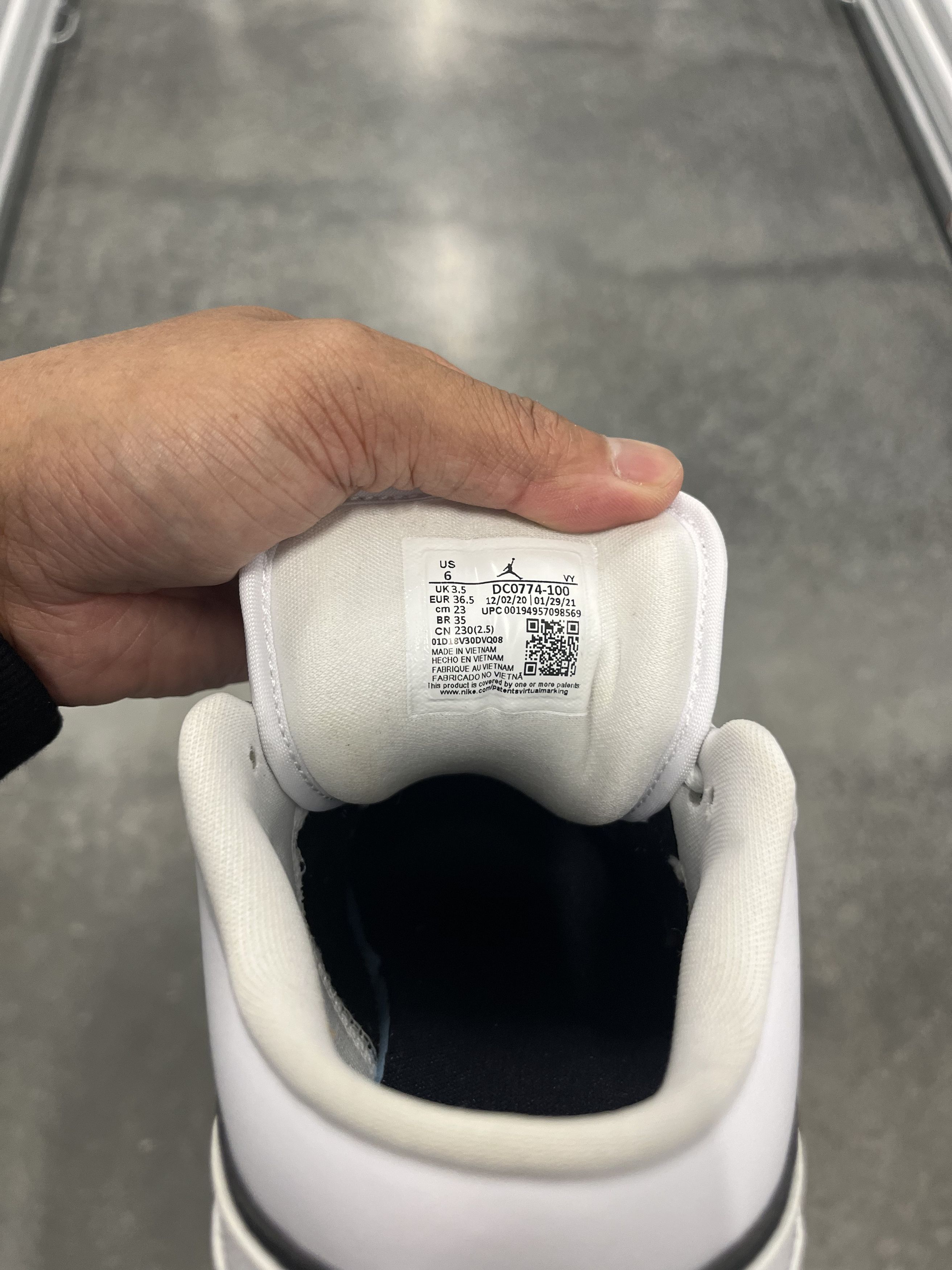 Nike Jordan 1 Low - Panda Sz6 Size US 6 / IT 36 - 10 Thumbnail