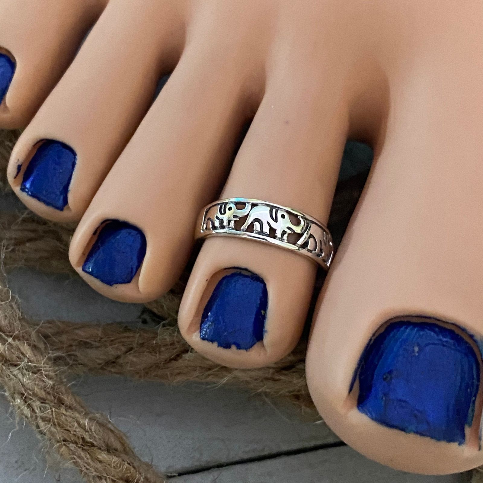 The Unbranded Brand Sterling Silver Elephant Band Toe Ring Size ONE SIZE - 2 Thumbnail
