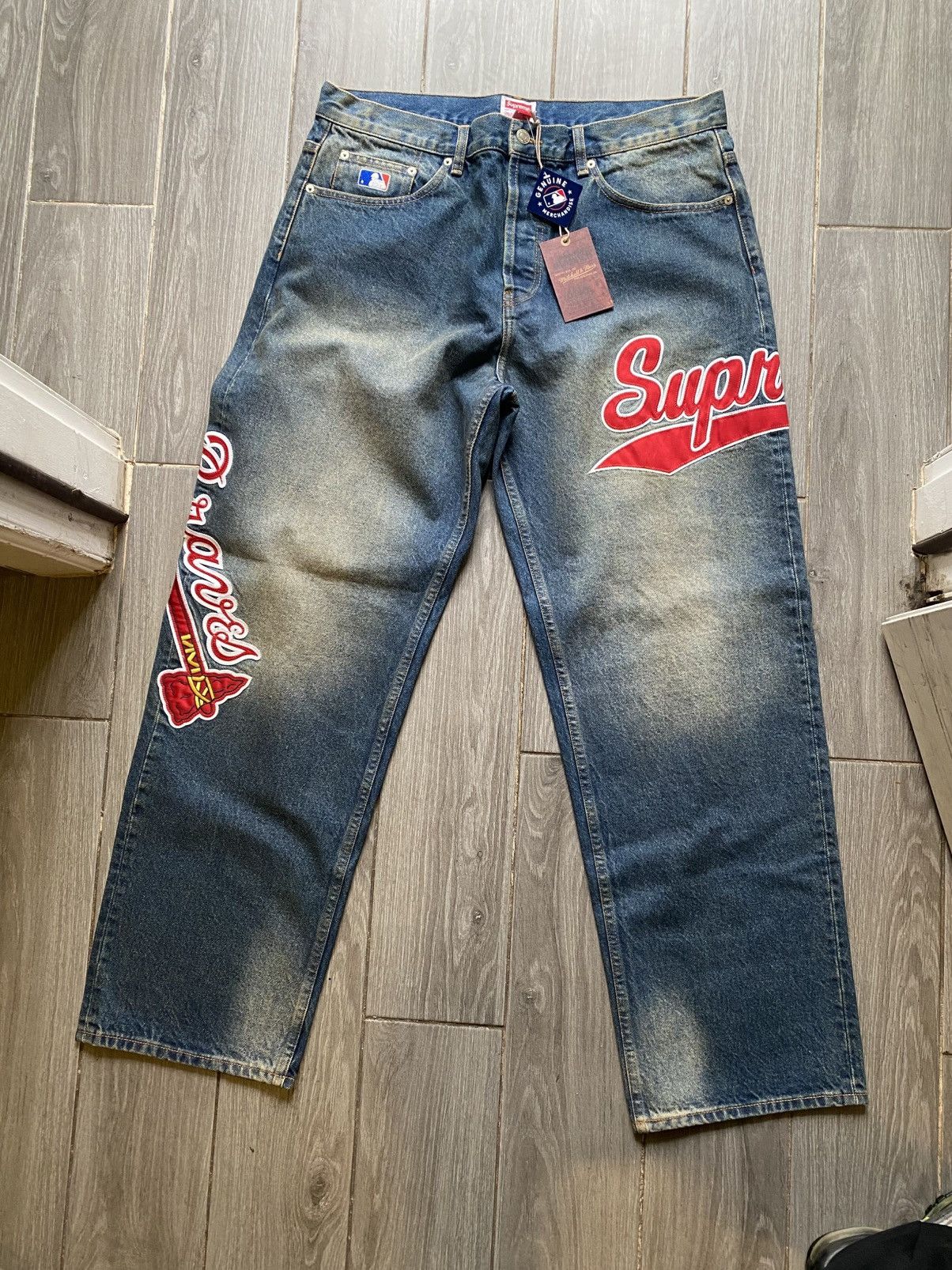 Supreme Supreme Mitchell & Ness Atlanta Braves Loose Fit Jean 36 Size US 36 / EU 52 - 1 Thumbnail