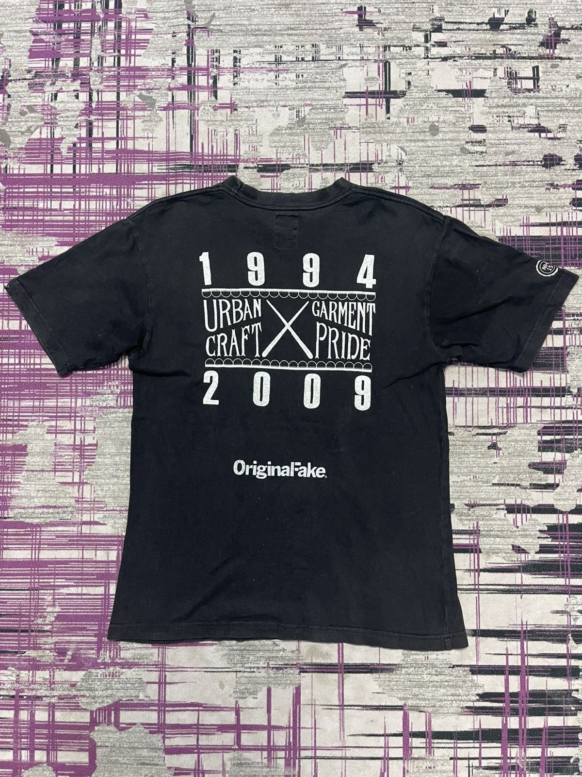 Neighborhood VINTAGE NEIGHBORHOOD X KAWS ORIGINAL FAKE TEE VERY RARE Size US M / EU 48-50 / 2 - 2 Thumbnail