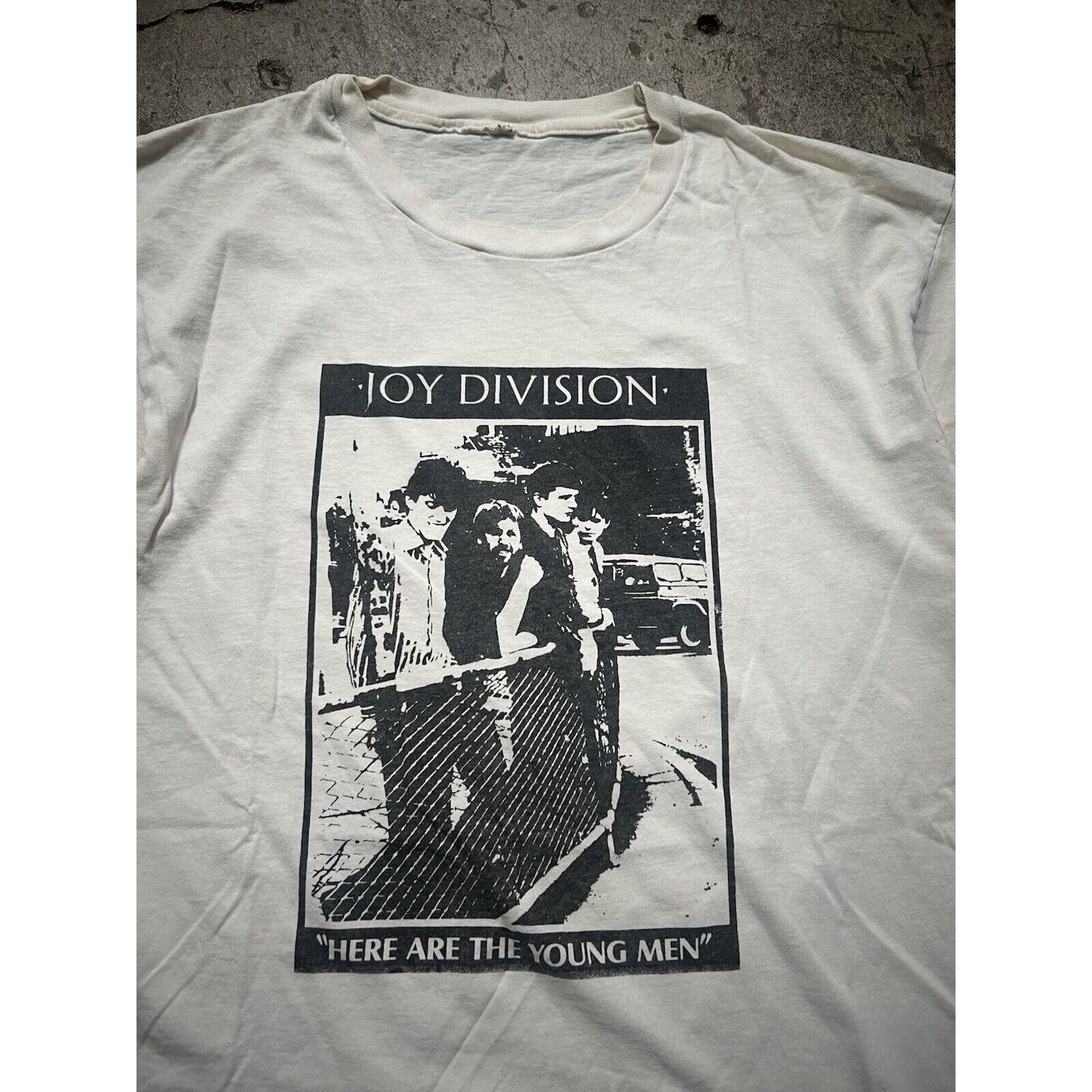 Joy Division VINTAGE 1982 JOY DIVISION T SHIRT HERE ARE THE YOUNG MEN L Size US L / EU 52-54 / 3 - 3 Thumbnail