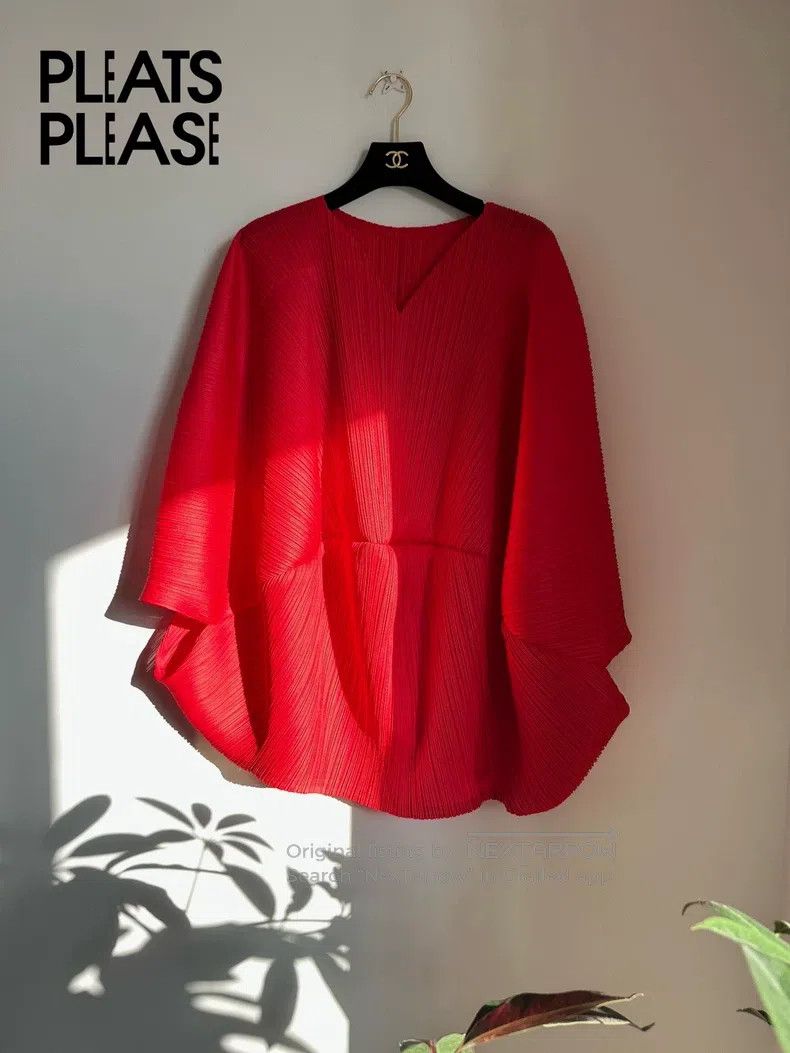 Issey Miyake Issey Miyake size:one size Red Long Sleeve Top Size XXS / US 00 / IT 34 - 1 Thumbnail