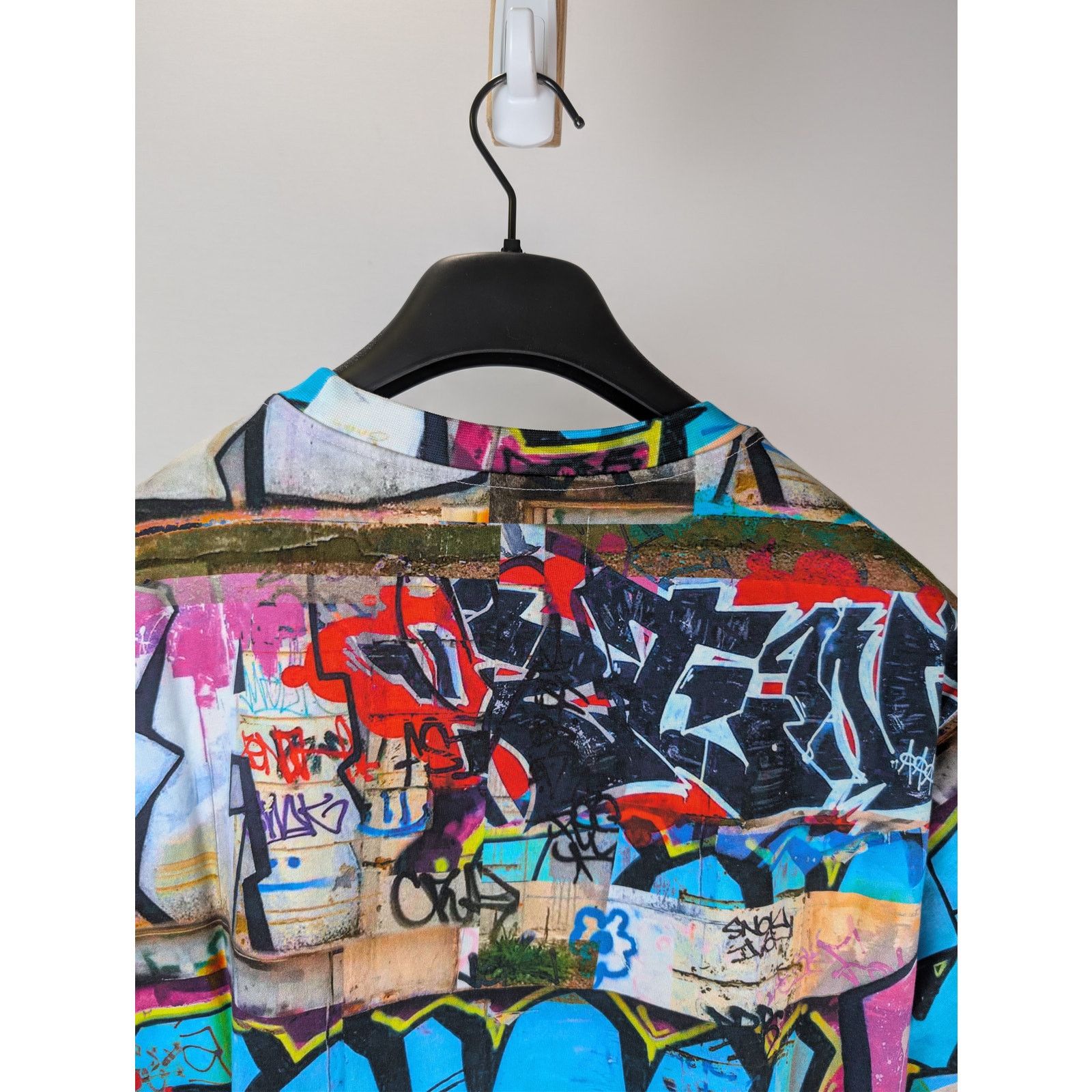 Vivienne Westwood o1rshd1 Classic Graffiti Print T-Shirt in Multiolor Size US XL / EU 56 / 4 - 14 Thumbnail