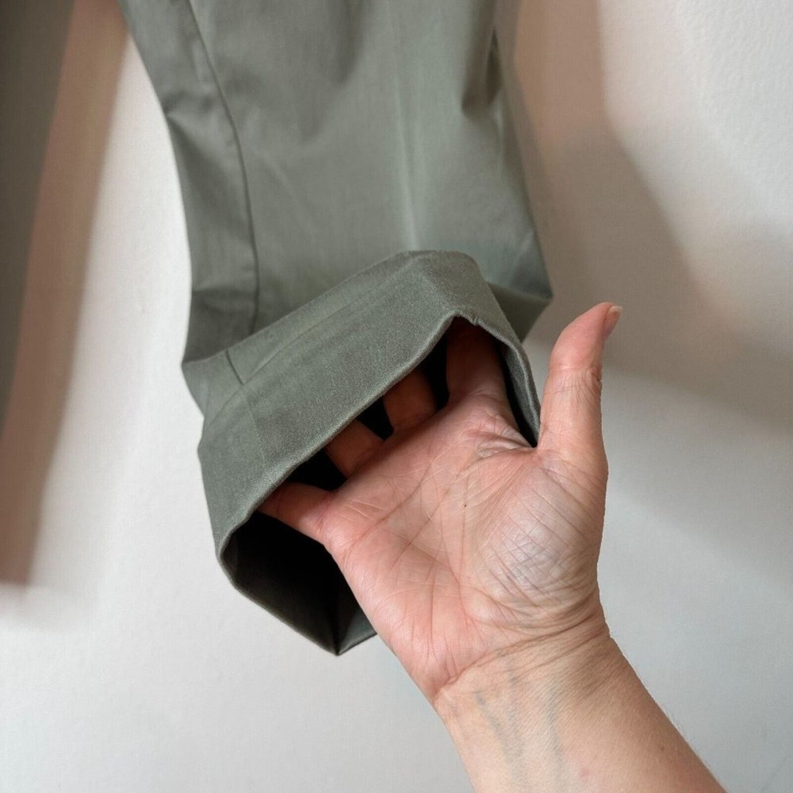 Chicos NWT Chico's Stretch Straight Cuffed Crop Pant Olive Gray 10 Size 32" / US 10 / IT 46 - 3 Thumbnail