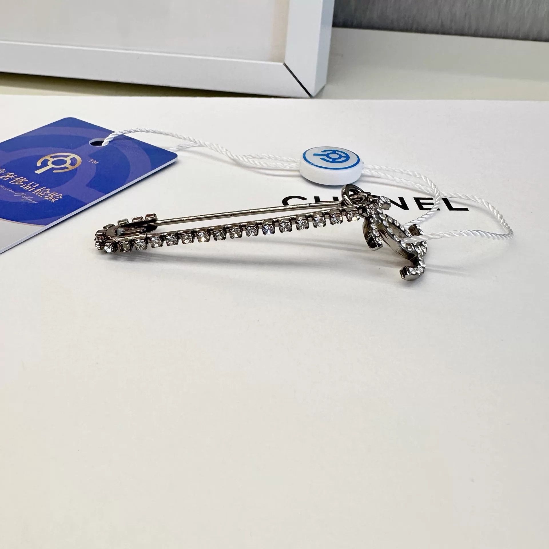 Chanel CHANEL Paperclip Double C Crystal Pin Size ONE SIZE - 6 Thumbnail