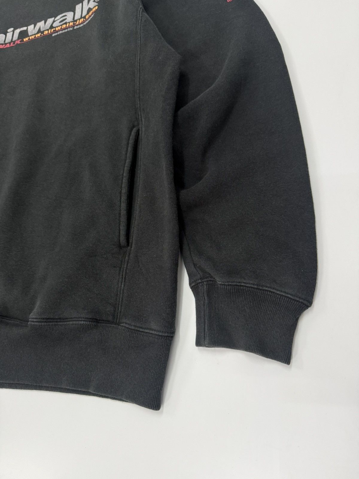 Airwalk 🔥 Airwalk Distressed Skateboard Backhit logo Sweatshirt - M Size US M / EU 48-50 / 2 - 2 Thumbnail