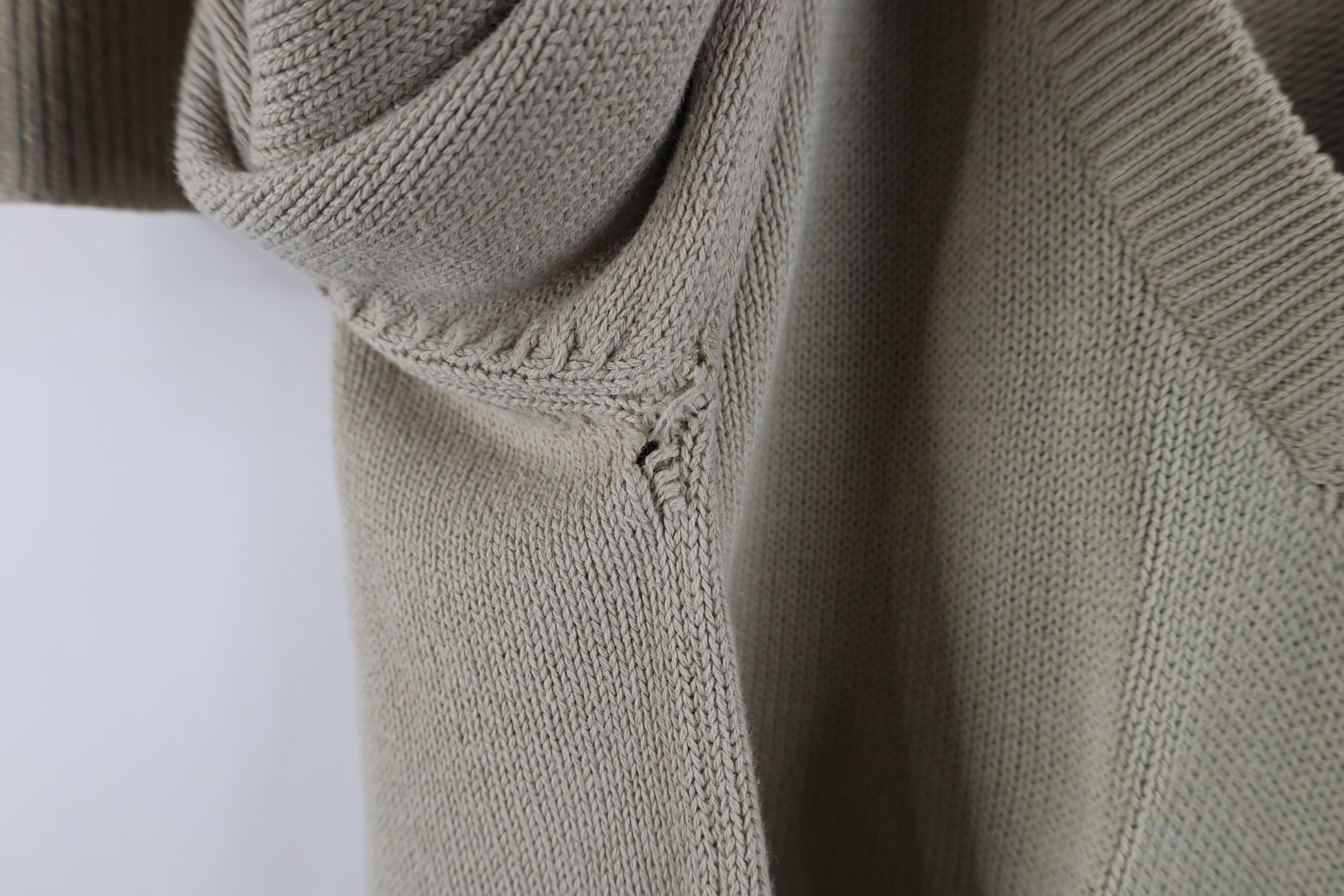 Vintage Vintage 90s Streetwear Cotton Knit V-Neck Sweater Beige Size US L / EU 52-54 / 3 - 6 Thumbnail