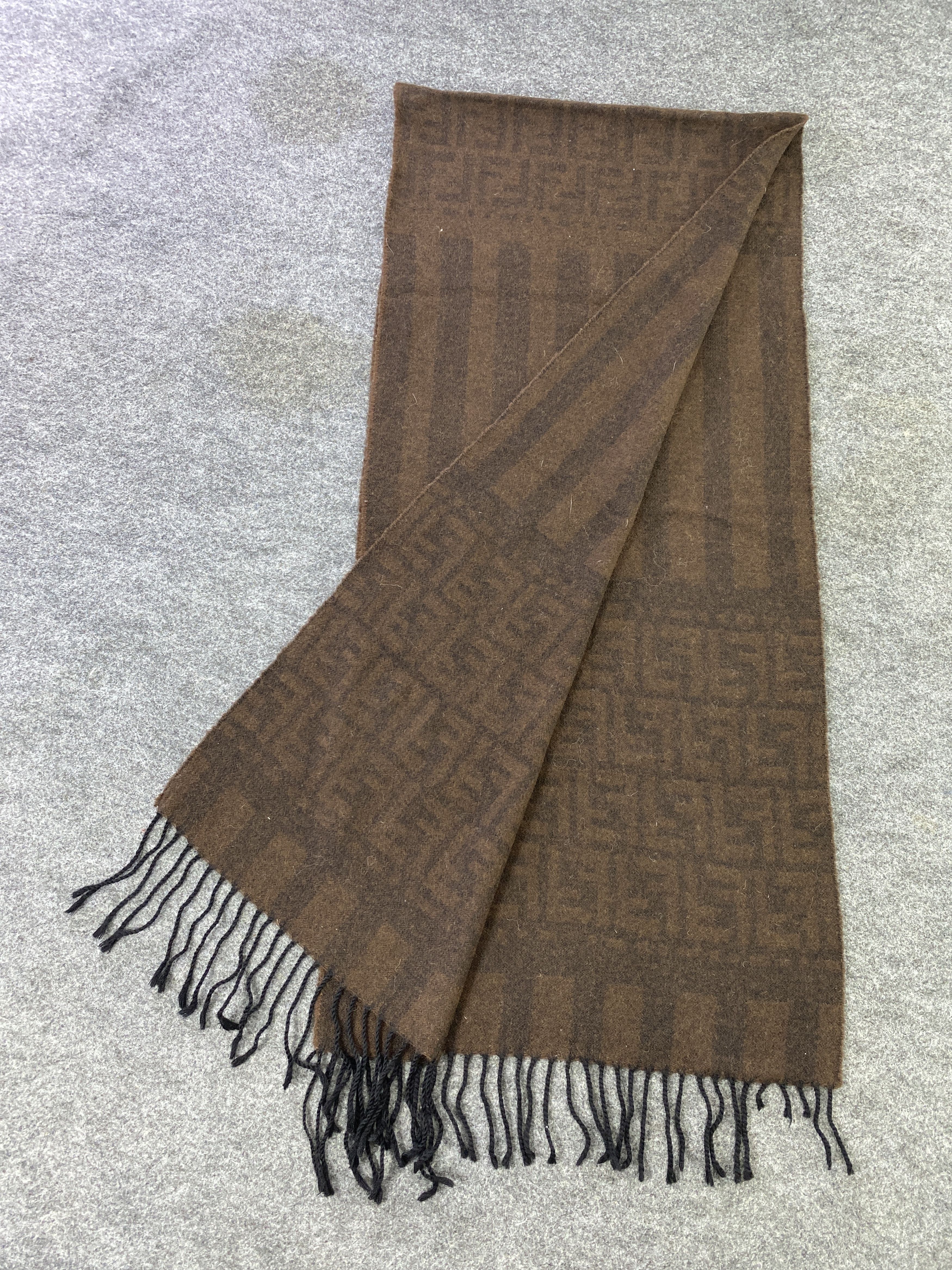 Fendi Vintage Fendi monogram Scarf/Muffler/Neckwear-T588 Size ONE SIZE - 3 Thumbnail