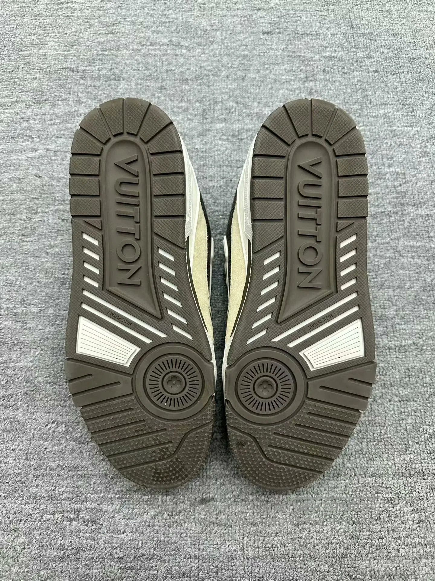 Louis Vuitton lv trainer sneakers with checkered design. Size US 6.5 / EU 39-40 - 4 Thumbnail