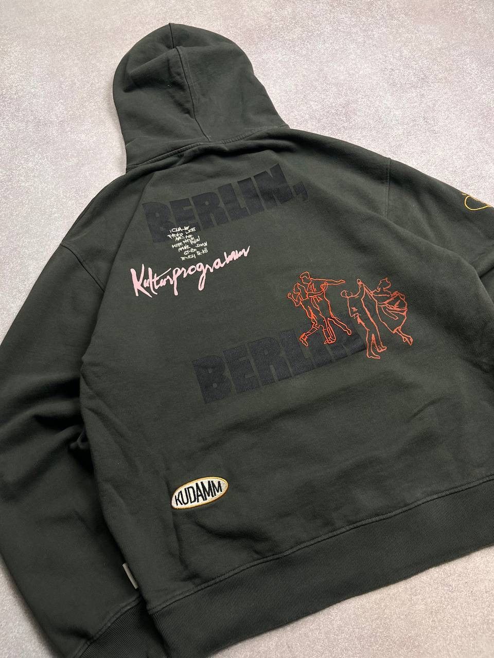 Highsnobiety Highsnobiety F/W 2021 Berlin, Berlin Oversized Hoodie L Size US L / EU 52-54 / 3 - 14 Thumbnail