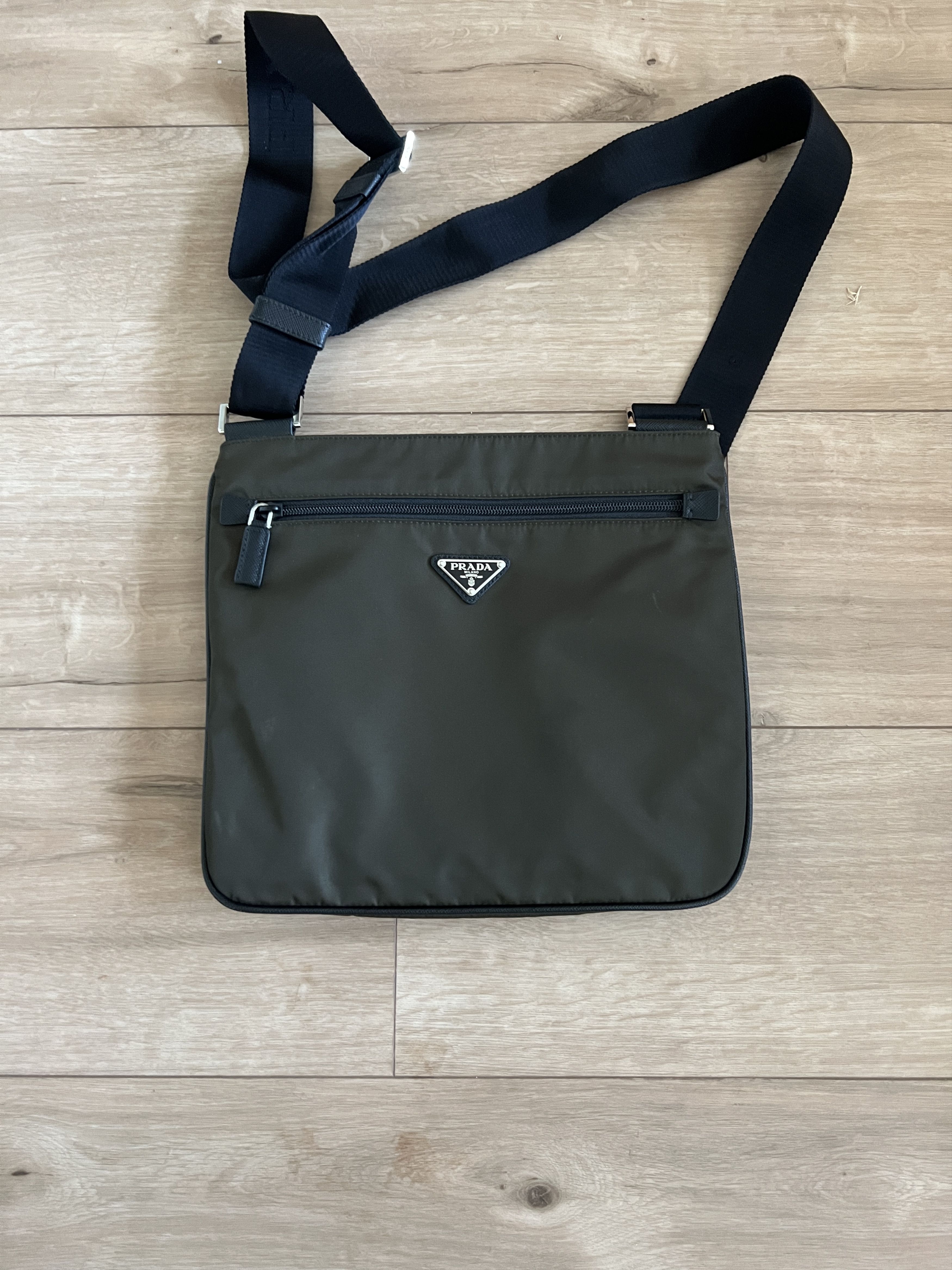 Prada PRADA Tessuto Nylon Flat Messenger Bag Dark Green Size ONE SIZE - 1 Thumbnail