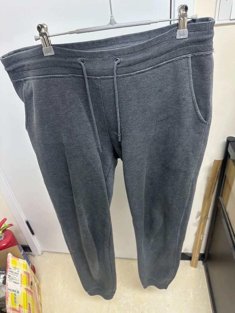 Louis Vuitton size m Grey sweatpants