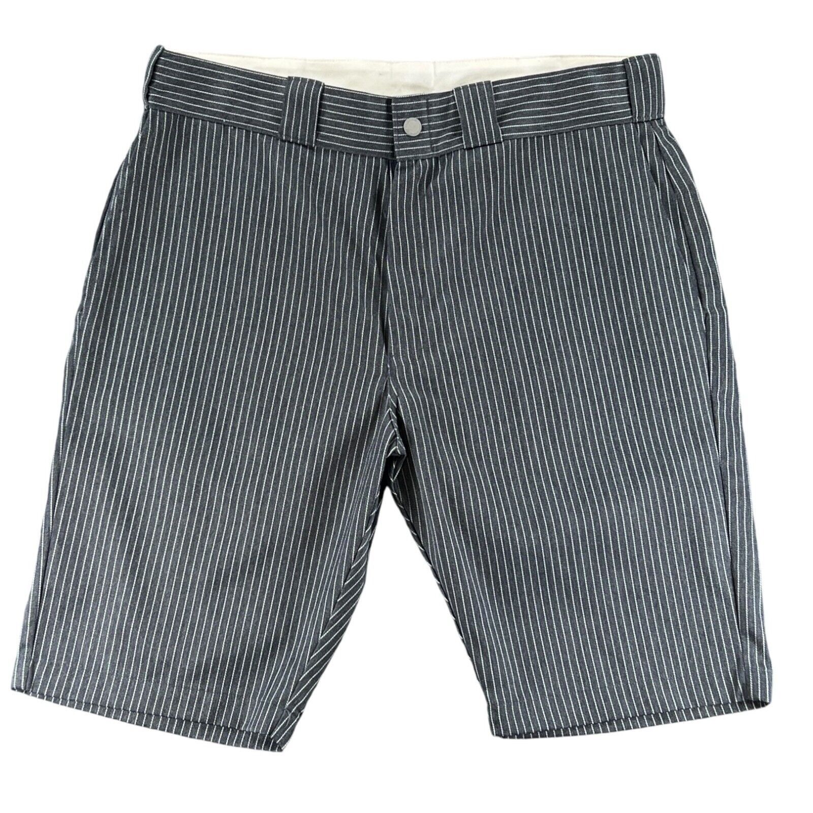 Freshjive FreshJive Pin Stripe Shorts Men 34 USA Street VINTAGE Y2K 90 Size US 34 / EU 50 - 1 Thumbnail