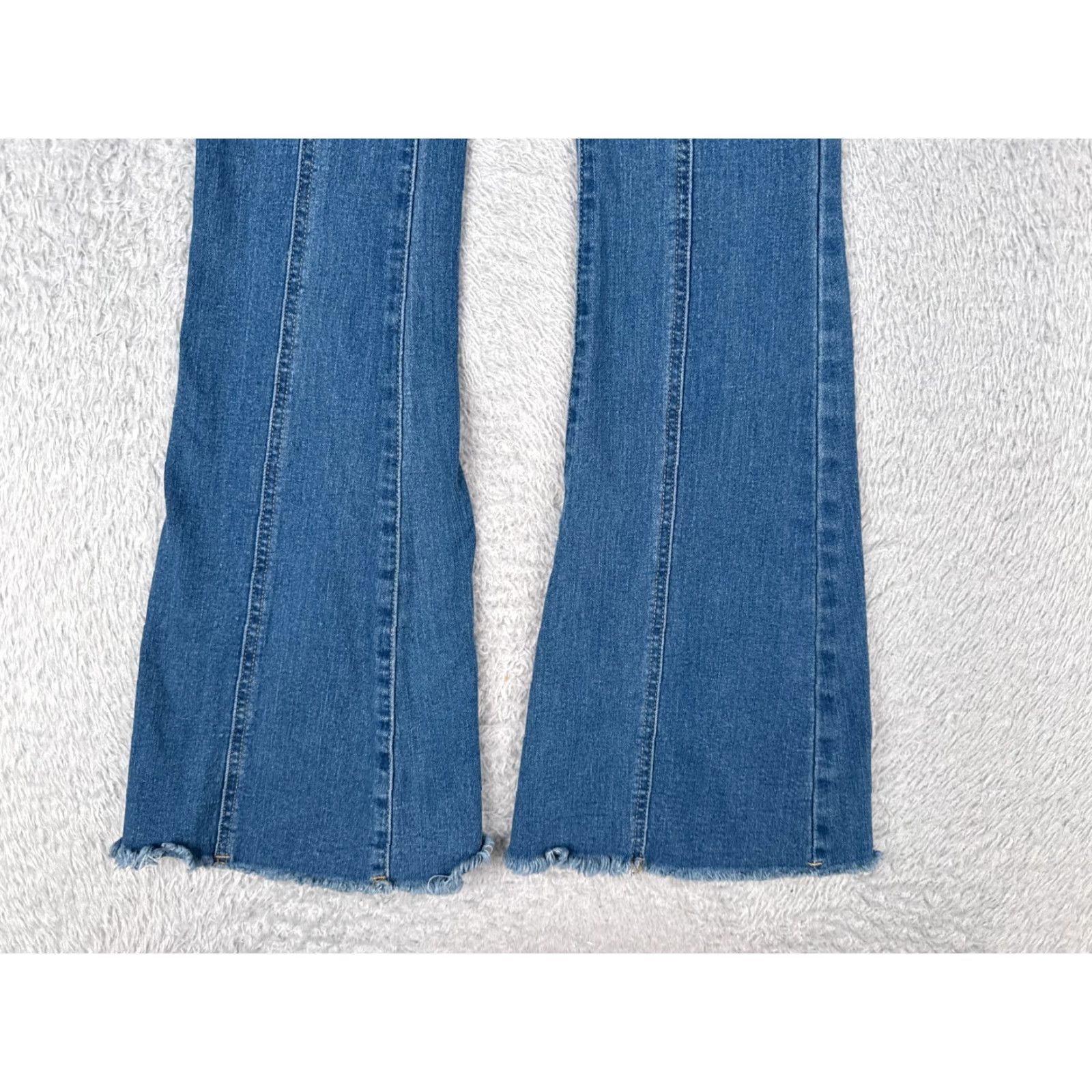Shein Shein Jeans Women 2 Blue Denim Flare High Rise Raw Hem Cotton Blend 22x28 Size 26" / US 2 / IT 38 - 2 Thumbnail