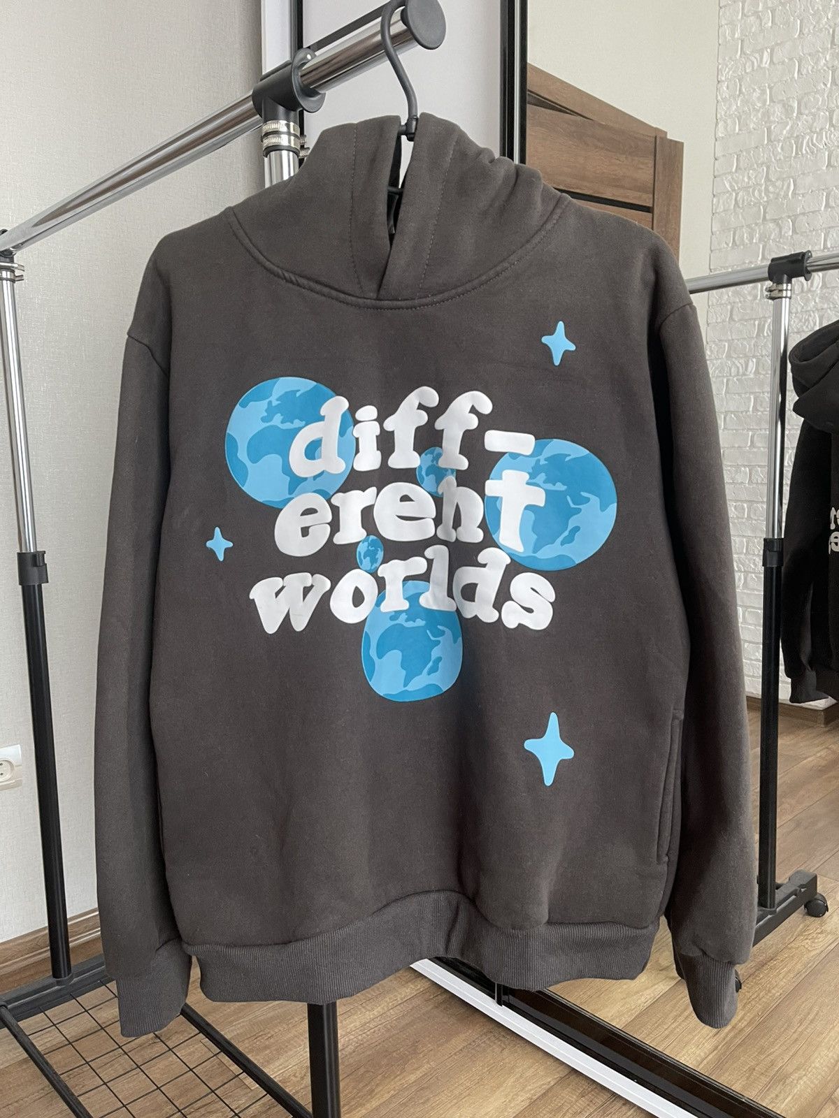 Other Different Worlds Hoodie Pullover Size US M / EU 48-50 / 2 - 3 Thumbnail