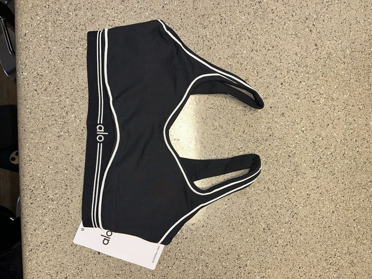 Alo Alo Yoga sets - multiple colors & sizes Size 27" / US 4 / IT 40 - 1 Thumbnail
