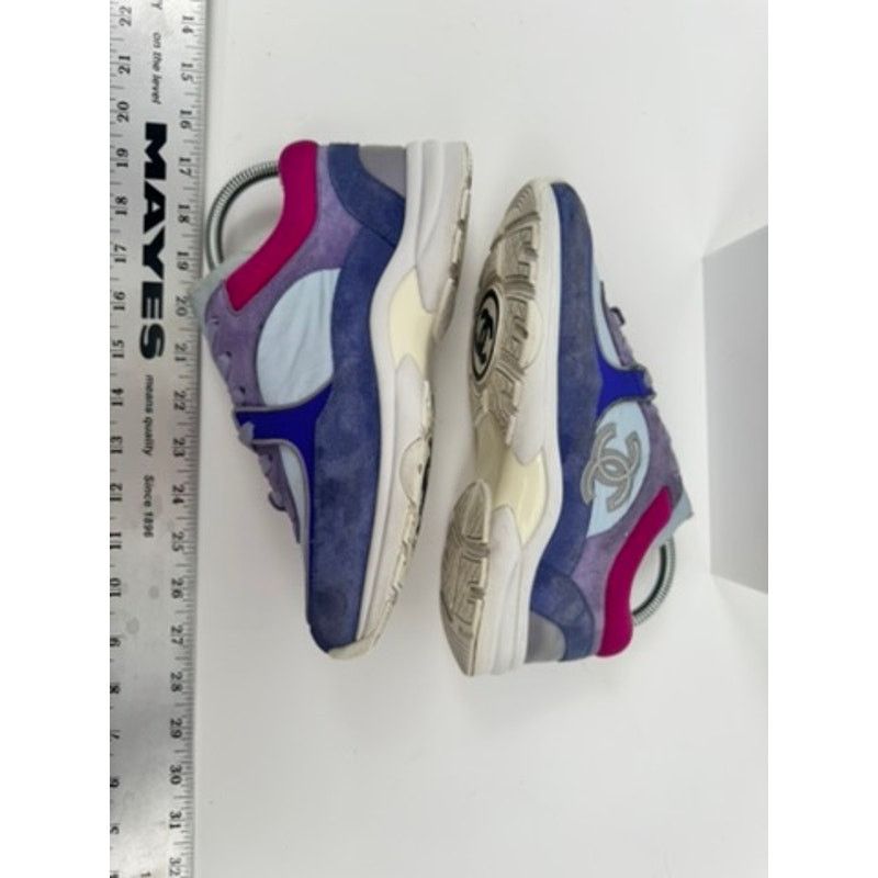 Chanel Chanel CC Logo Suede Runner Sneakers G34360 – Size 37 Size US 6 / IT 36 - 7 Thumbnail