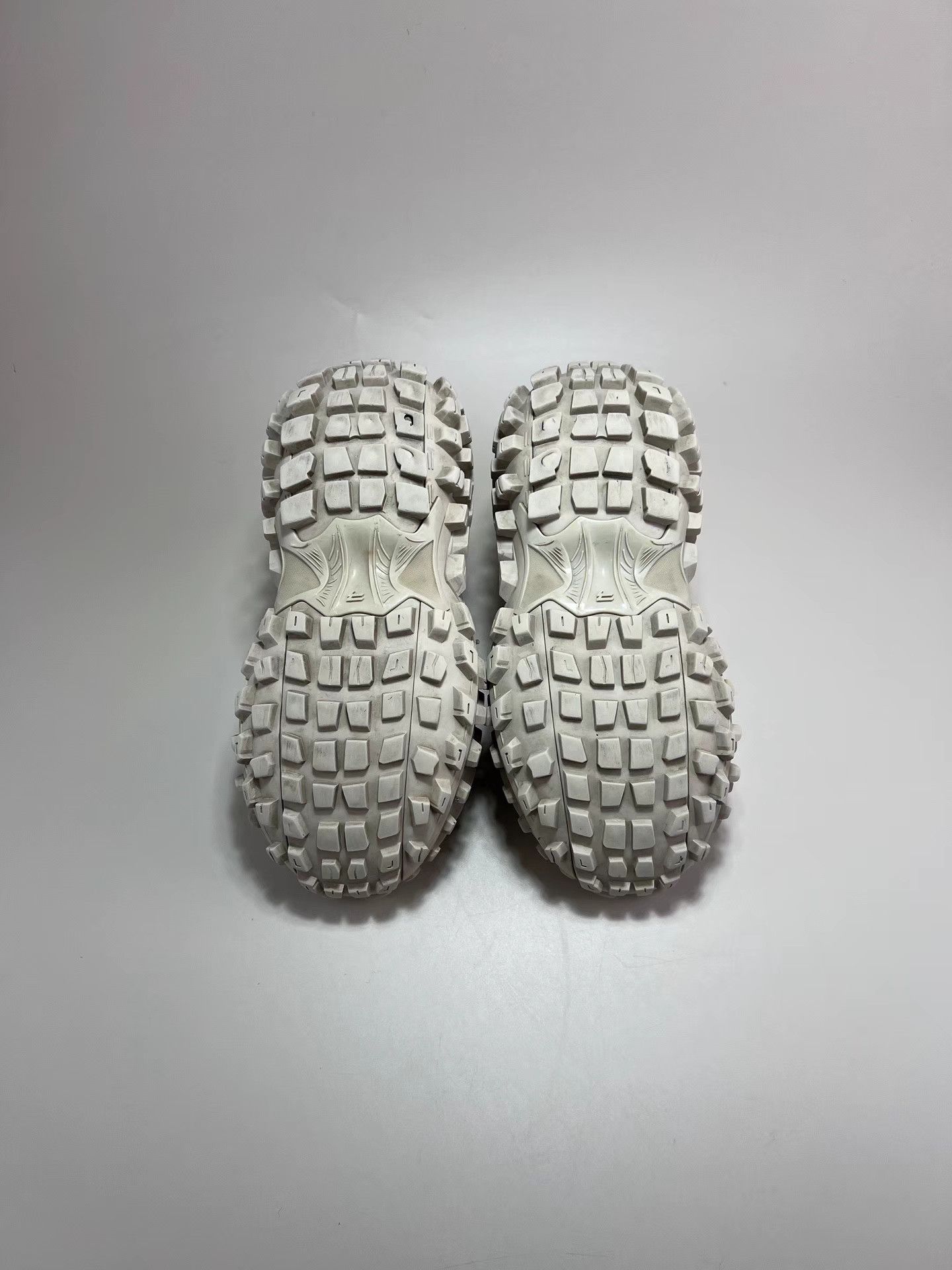Balenciaga BALENCIAGA Light Brown Tire Sneakers Size US 8 / EU 41 - 6 Thumbnail