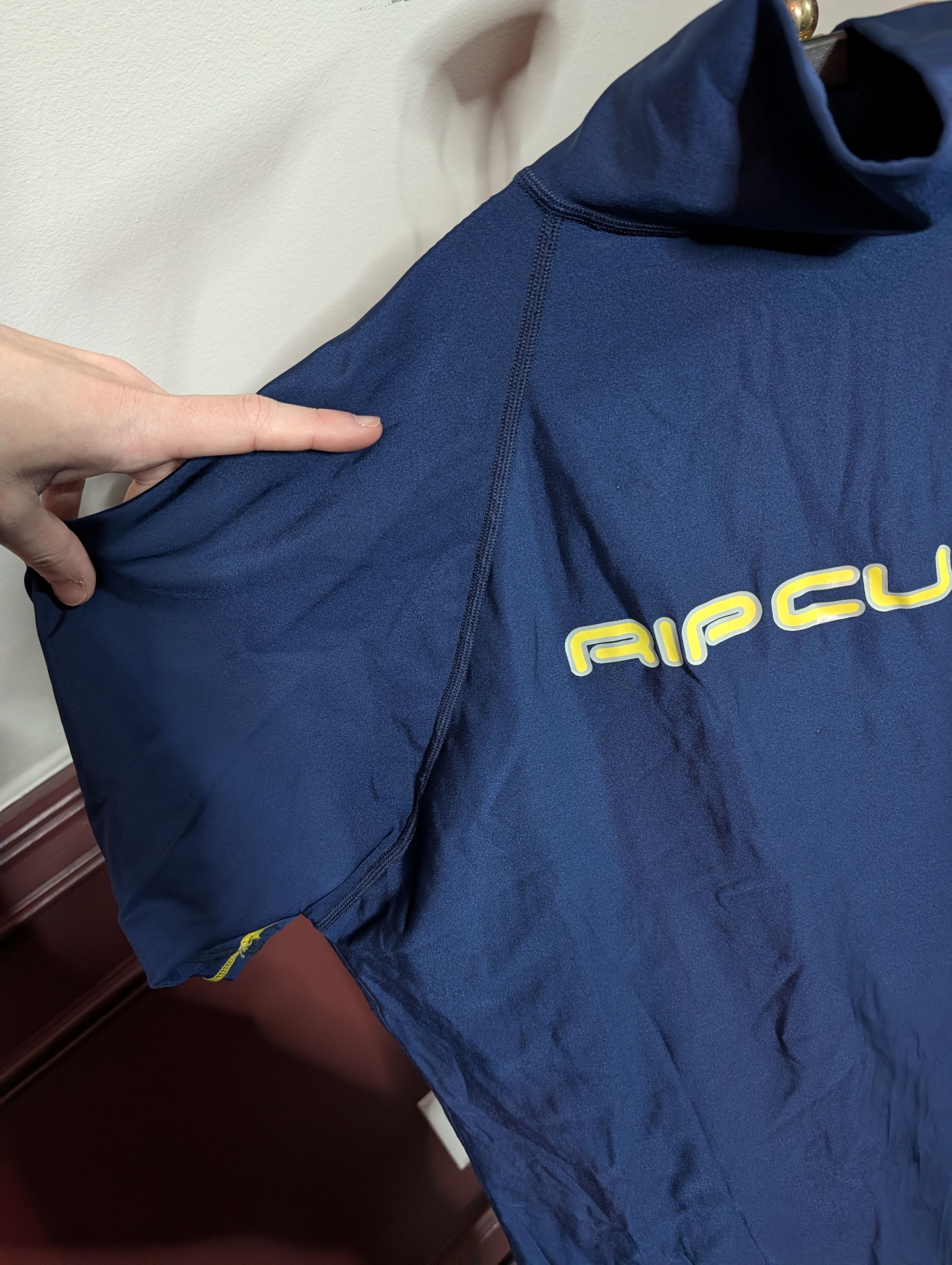 Rip Curl Vintage blue logo print high neck rash guard t-shirt Size US XXL / EU 58 / 5 - 8 Thumbnail