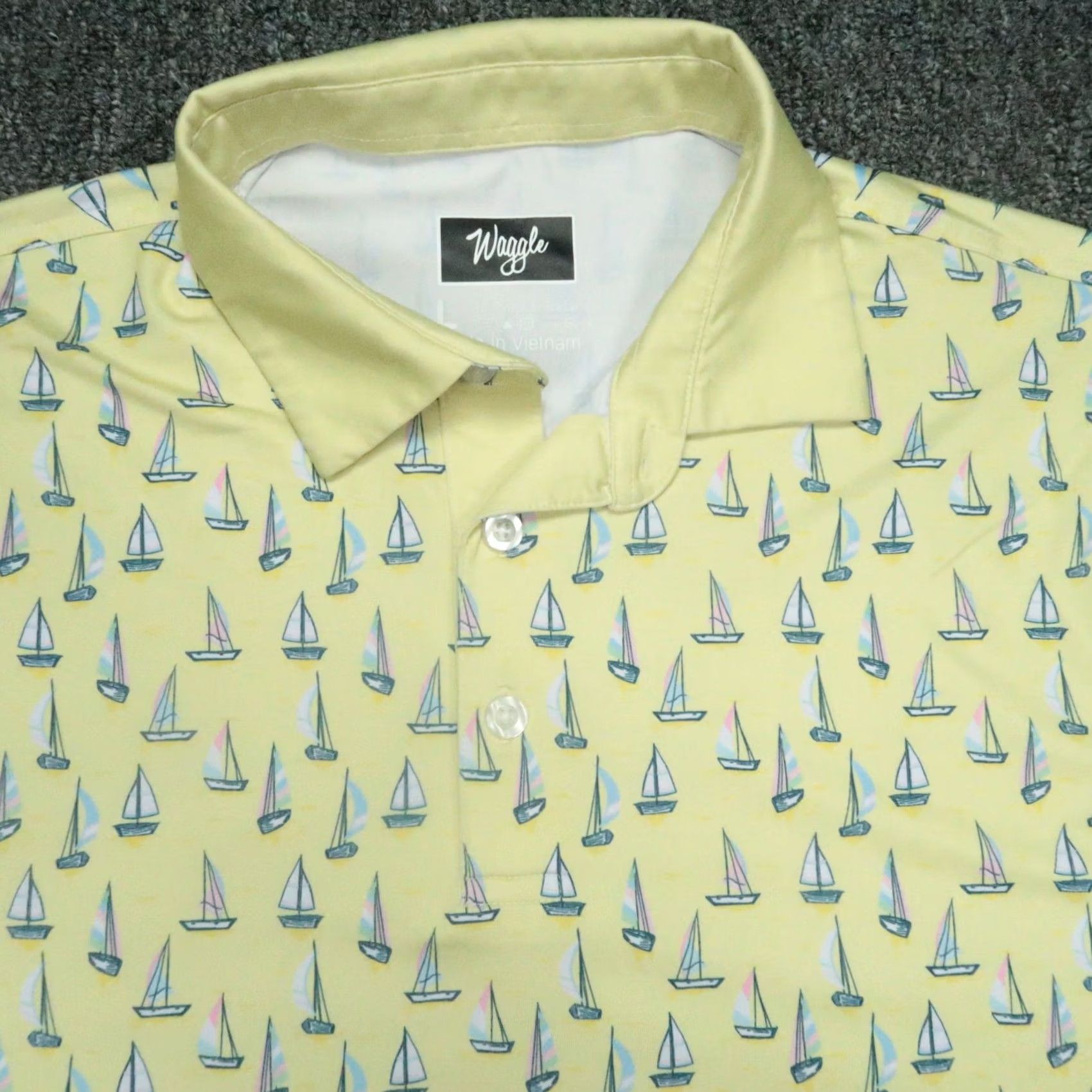 Vintage Waggle Polo Shirt Men L Yellow All Over Sailboat Print Performance Golf Polo Size US L / EU 52-54 / 3 - 2 Thumbnail