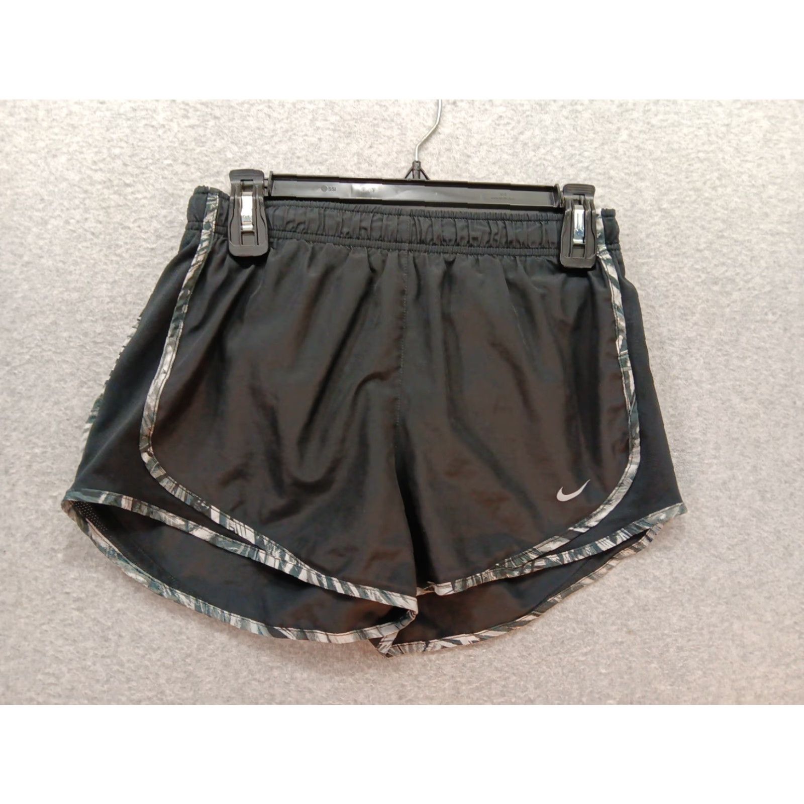 Nike Nike Athletic Dri Fit Tempo Running Shorts Womens S Black Size 28" / US 6 / IT 42 - 2 Thumbnail