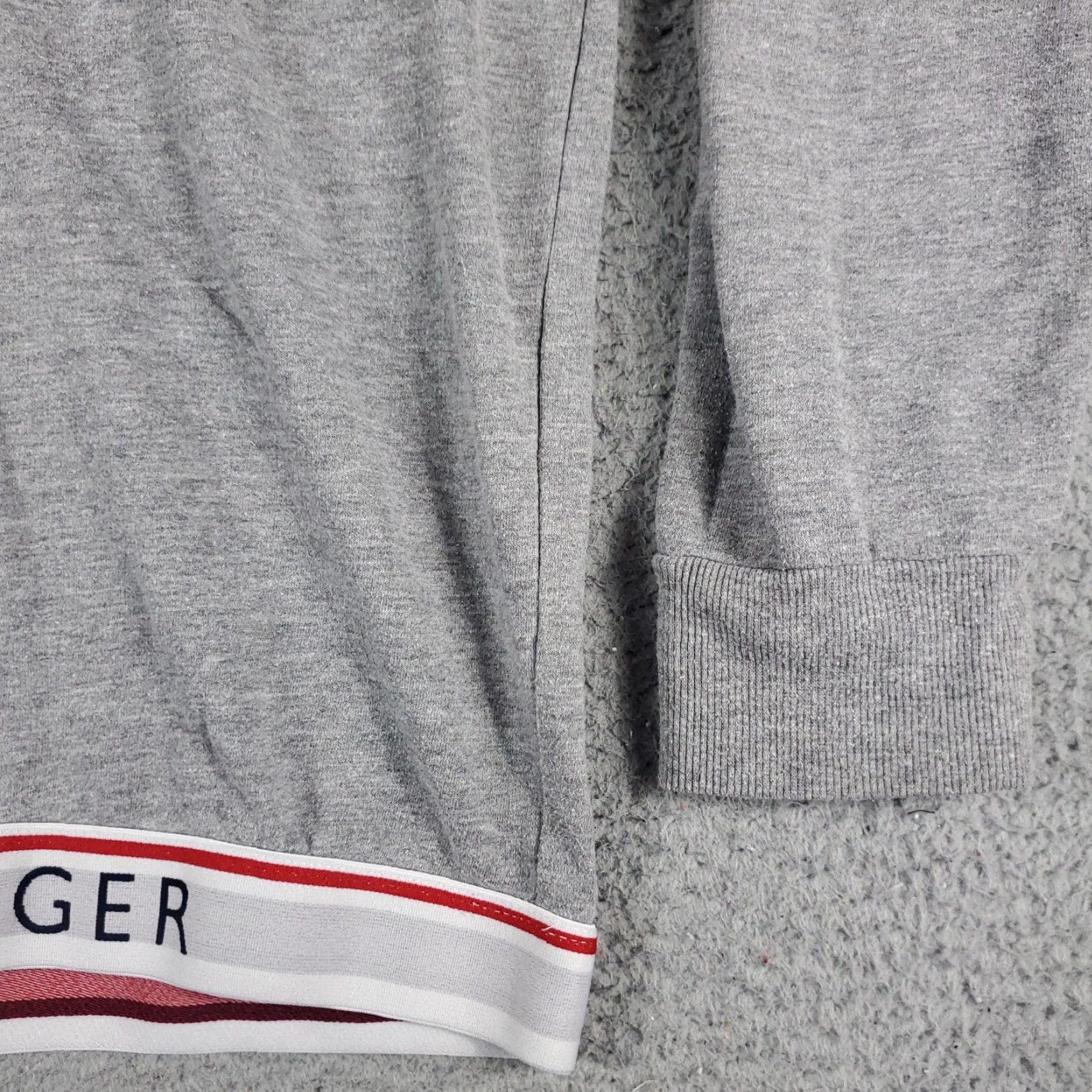 Tommy Hilfiger Tommy Hilfiger Shirt Mens Large Gray Hooded Pullover Mock Neck Long Sleeve Casual T-Shirt Logo Modern Americana Mens Size US L / EU 52-54 / 3 - 4 Thumbnail