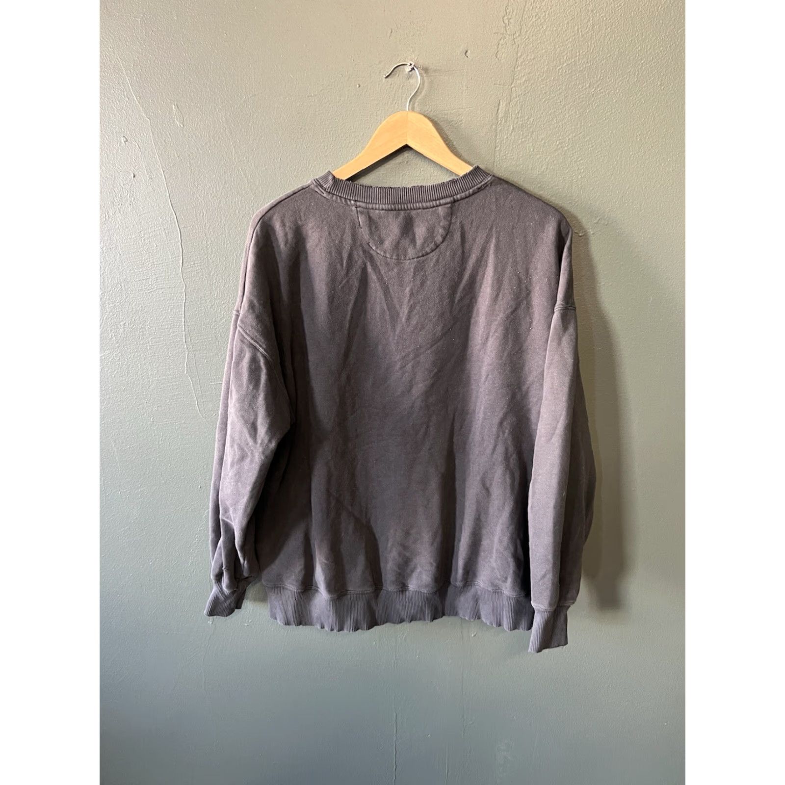 American Eagle Outfitters VINTAGE American Eagle Outfitters Sweatshirt Grey Long Sleeve Pullover Crew Neck S Womens Small Pink Floyd Size S / US 4 / IT 40 - 2 Thumbnail