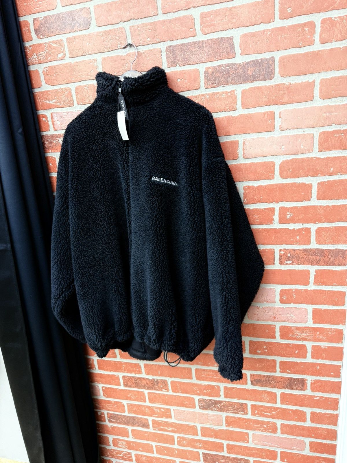 Balenciaga Balenciaga Women's Back Zip-up Jacket black faux-shearling Size S / US 4 / IT 40 - 8 Thumbnail