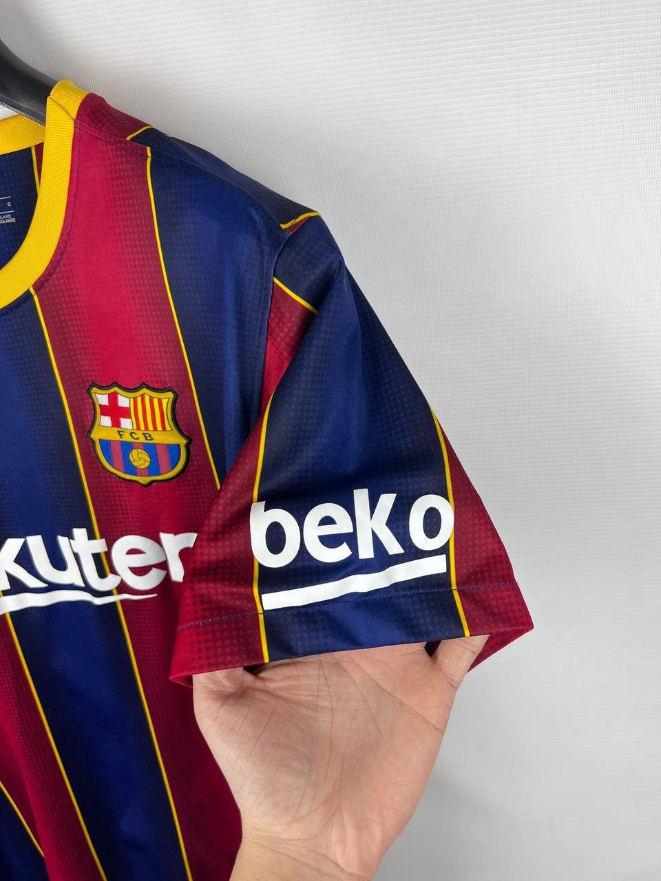 Nike Barcelona Nike 20210/21 jersey t-shirts size L Size US L / EU 52-54 / 3 - 4 Thumbnail