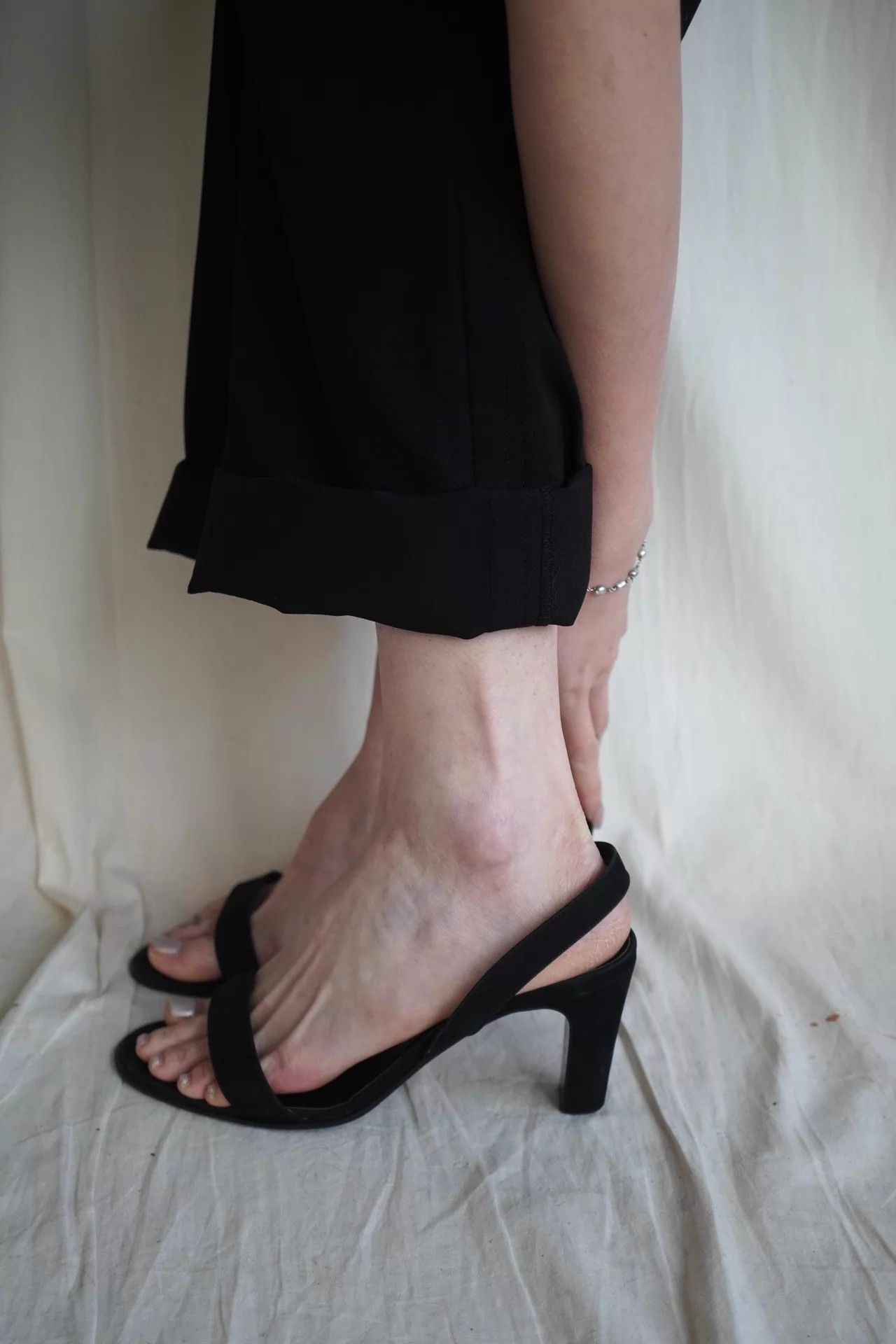 Hermes Hermes 2000s Suede Minimalist Single-Strap 7cm Heel 36.5 Size US 6 / IT 36 - 9 Thumbnail