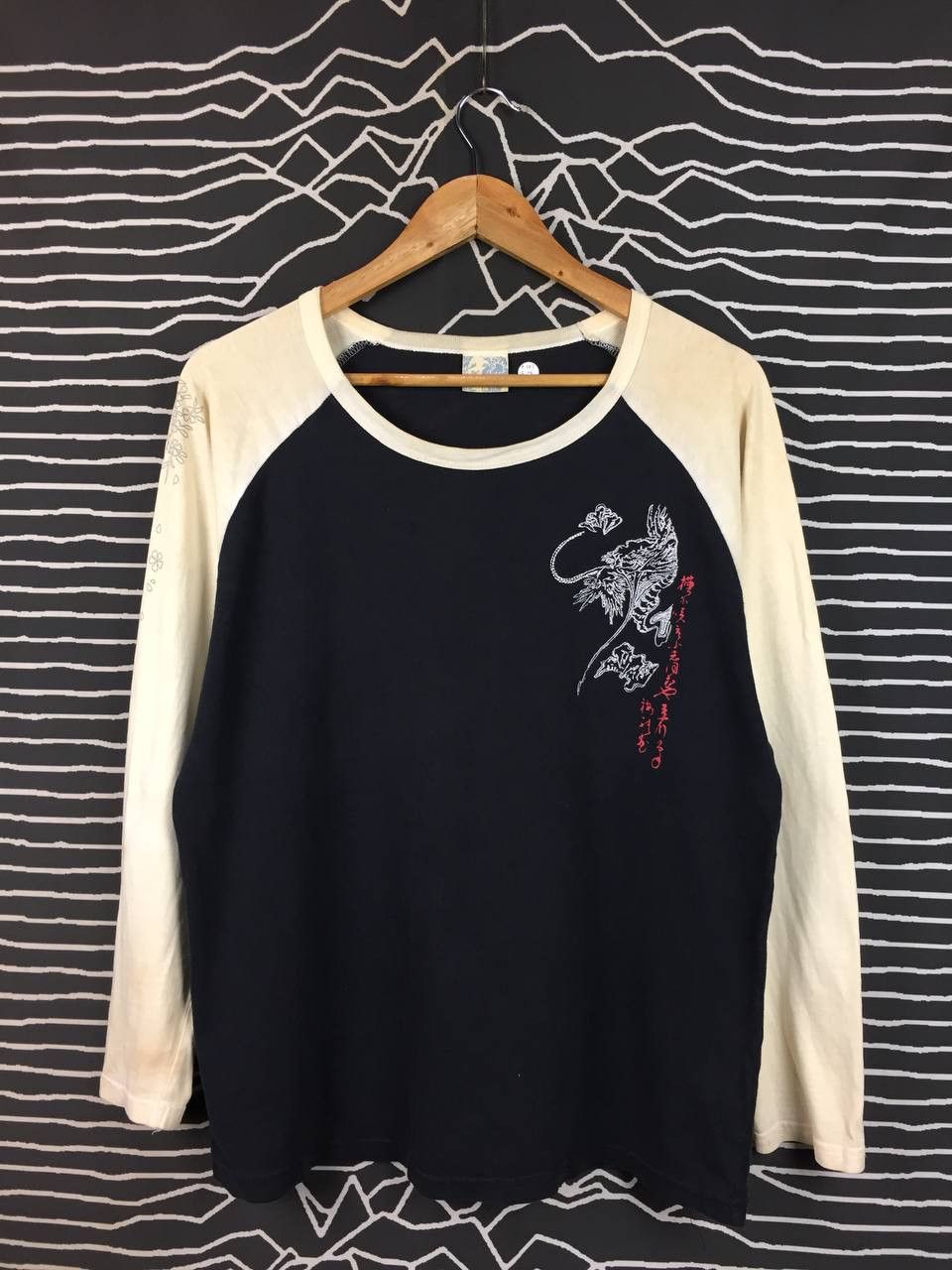 Japanese Brand Vtg Japanese Dragon Art Sukajan Style Raglan Tee Size US L / EU 52-54 / 3 - 11 Thumbnail
