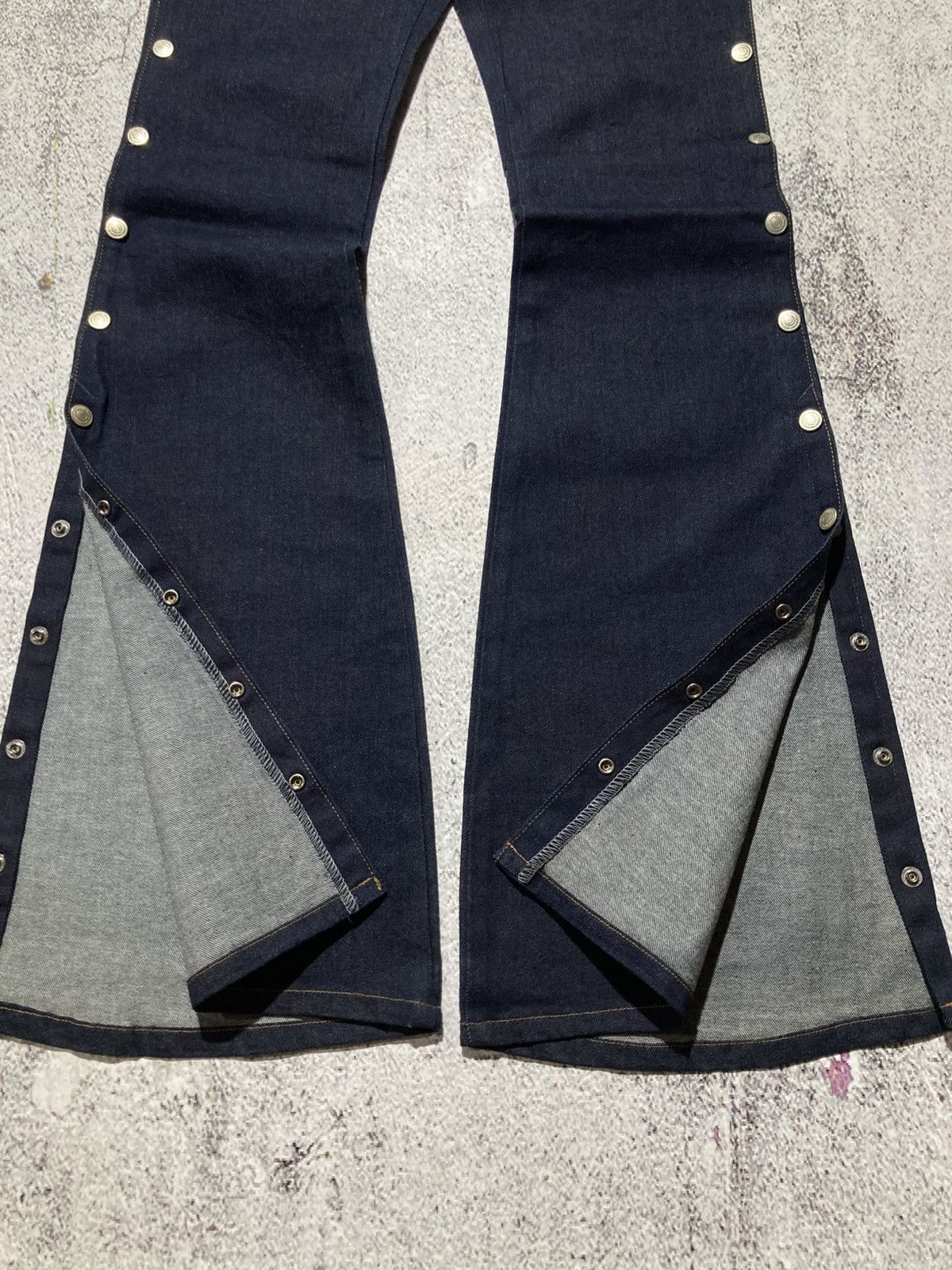 Japanese Brand 2000s Et-Boite Button Raw Denim Bootcut Flared Jeans Lgb Size US 26 / EU 42 - 9 Thumbnail