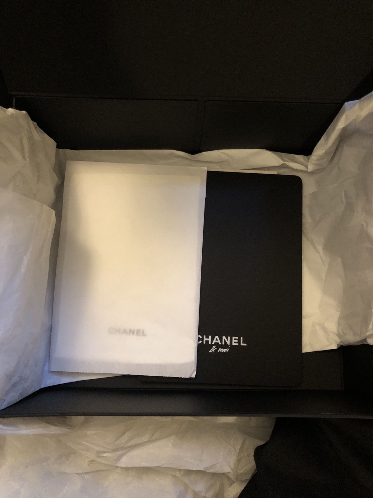 Chanel Chanel Flap Bag Crossbody with Faux Pearl Chain Detail Size ONE SIZE - 21 Thumbnail