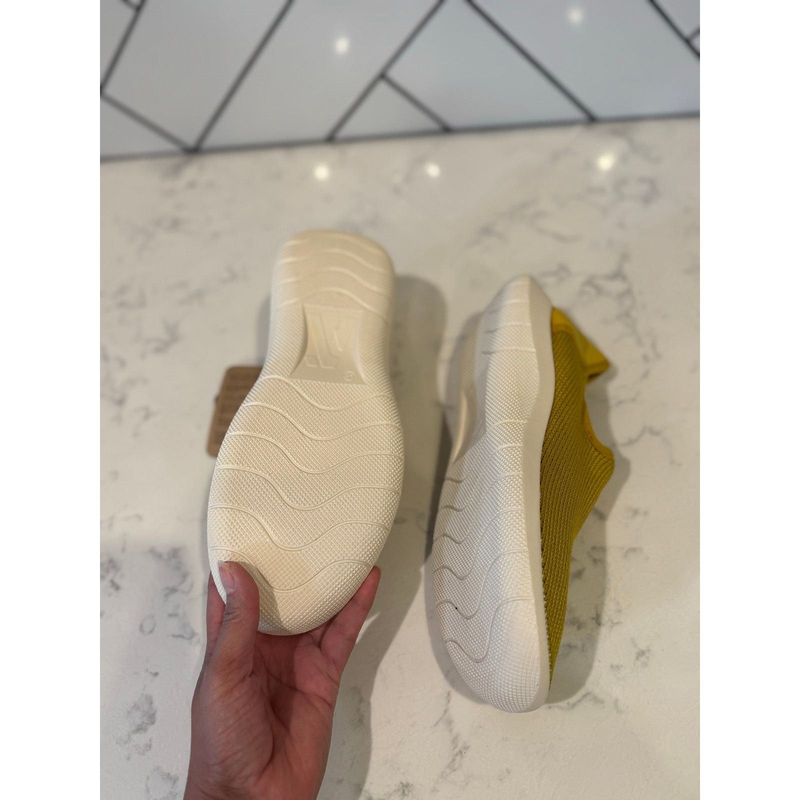 Other Arcopedico Gaia Slip-On Sneakers mustard yellow size W10 M9 Size US 10 / IT 40 - 6 Thumbnail