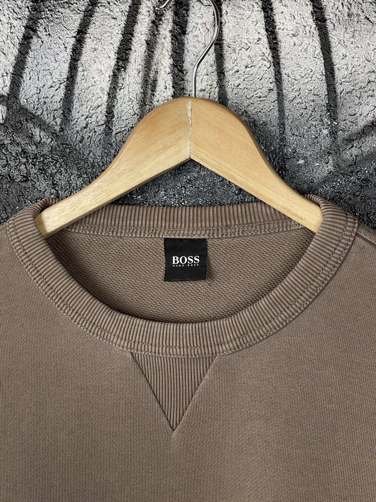 Hugo Boss Hugo Boss Light Brown Basic Sweatshirt Men’s Size XL Size US XL / EU 56 / 4 - 4 Thumbnail