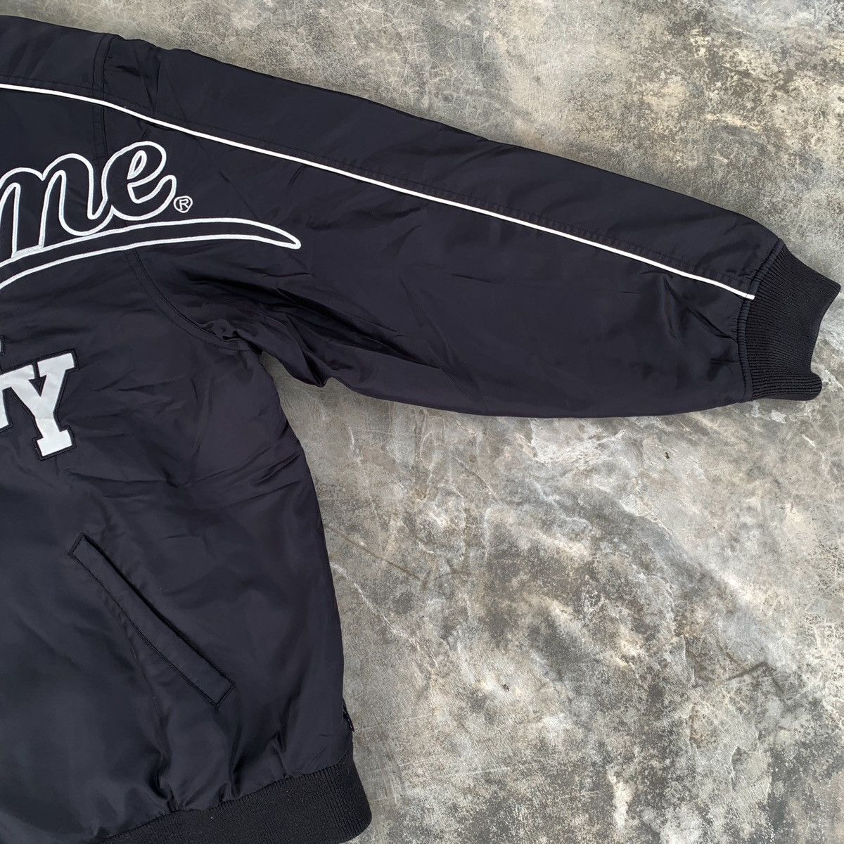 Supreme Supreme Script Contrast Varsity Bomber Jacket Black FW20 Size US XL / EU 56 / 4 - 5 Thumbnail