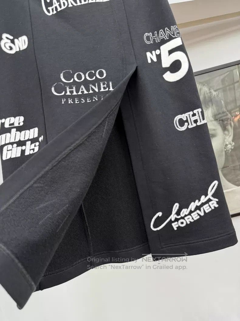 Chanel Chanel Black and white letter printed slit skirt Size 25" / US 0 / IT 36 - 2 Thumbnail