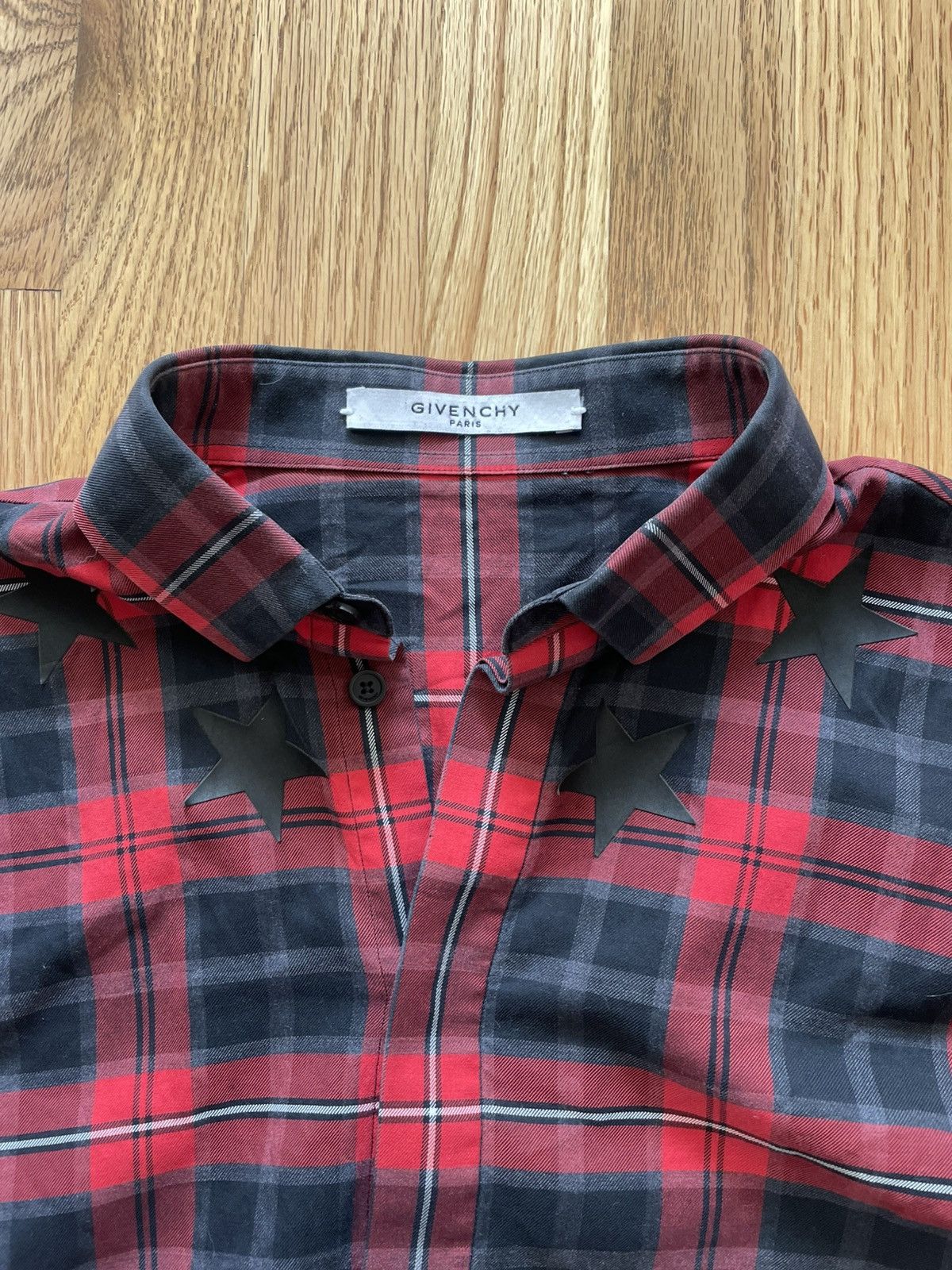 Givenchy Givenchy Star button up long sleeve red Size US M / EU 48-50 / 2 - 2 Thumbnail