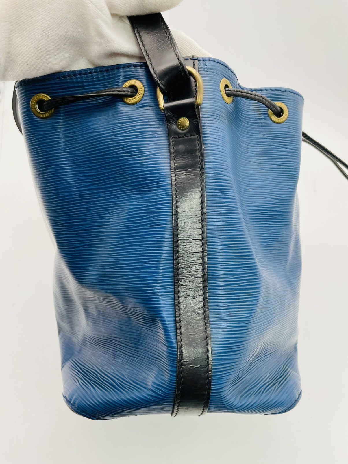 Louis Vuitton Louis Vuitton Epi Noe Blue Black Leather Shoulder Bag Size ONE SIZE - 3 Thumbnail