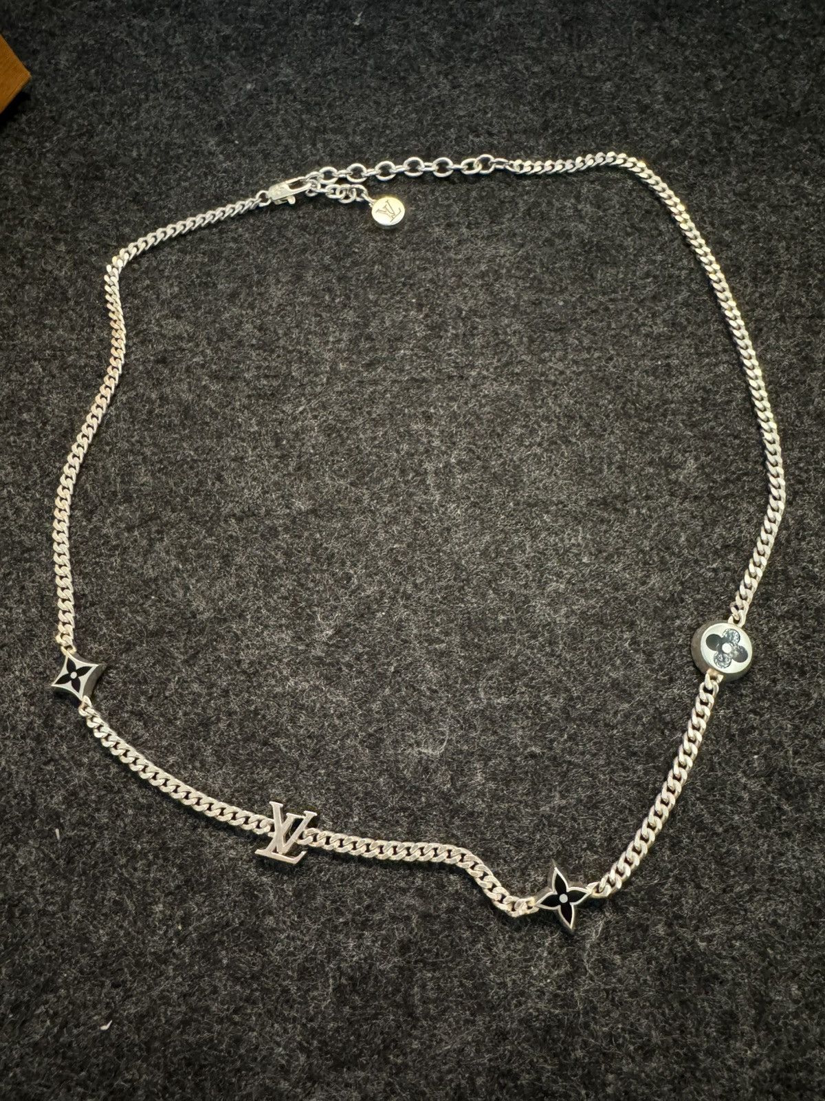 Louis Vuitton Louis Vuitton Spike Charms Necklace Size ONE SIZE - 2 Thumbnail