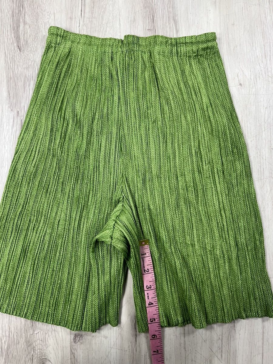 Pleats Please Issey Miyake Pleats Please Short Pants Size 34" / US 12 / IT 48 - 10 Thumbnail