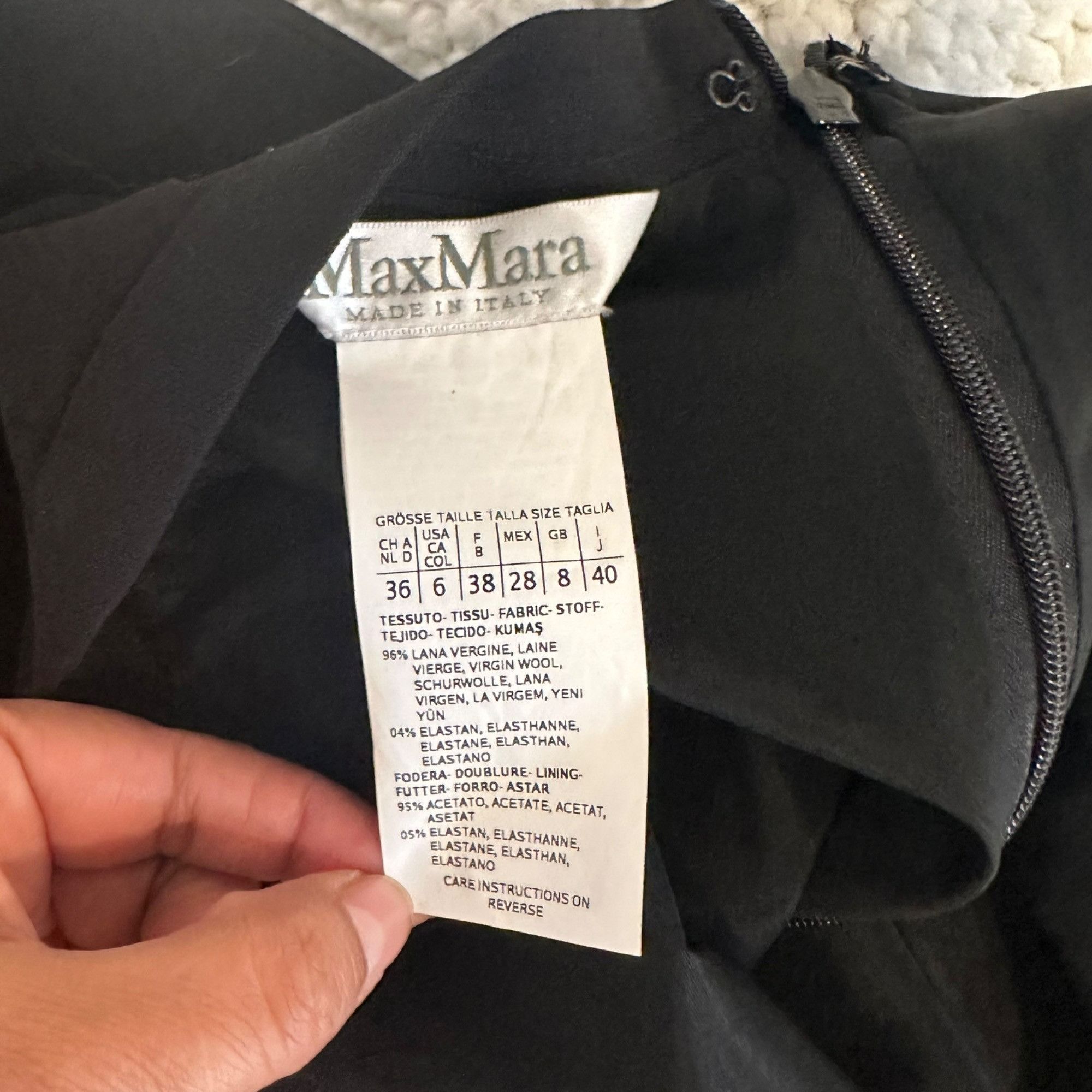 Max Mara ✨MaxMara Size 6 Women's Black midi pencil Skirt✨ Size 28" / US 6 / IT 42 - 3 Thumbnail