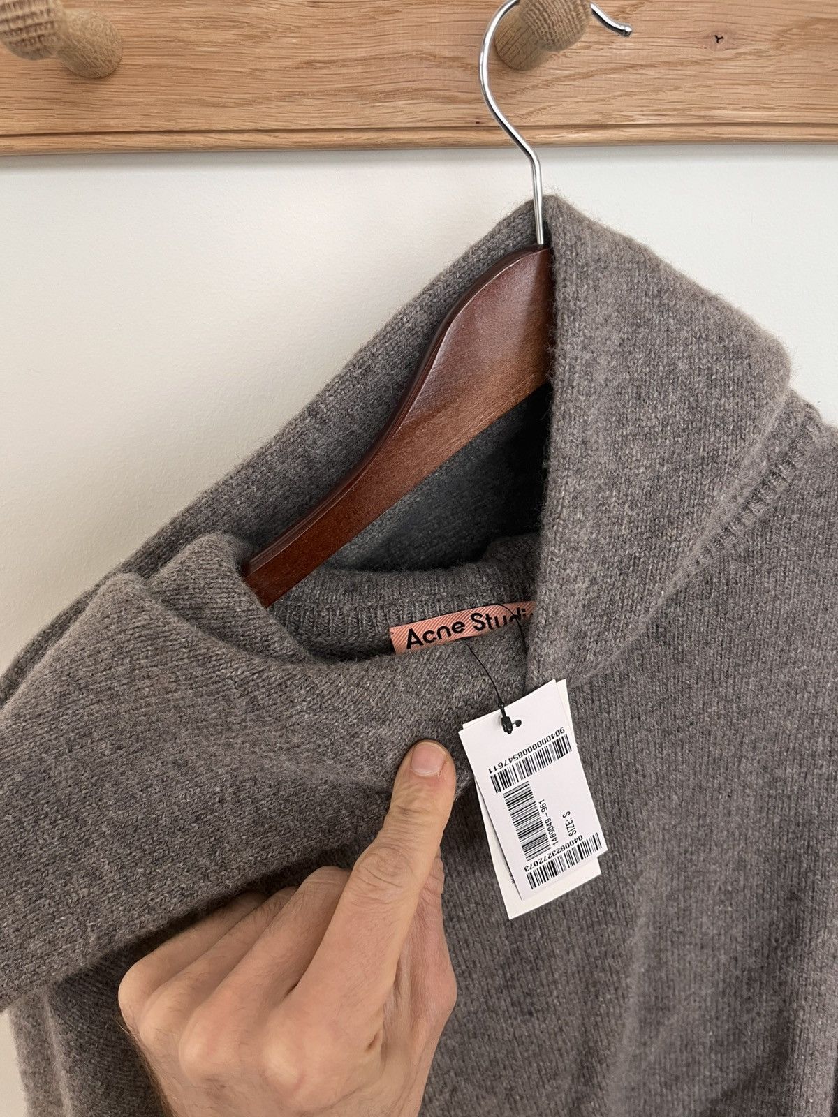 Acne Studios Acne Studios Grey/Beige cashmere/wool hooded sweater Size US S / EU 44-46 / 1 - 3 Thumbnail