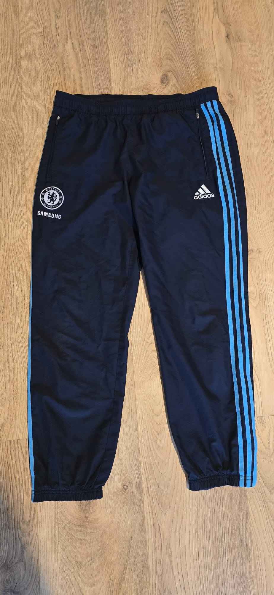Adidas × Chelsea Soccer × Samsung Adidas x Chelsea x Samsung Size US 34 / EU 50 - 1 Thumbnail